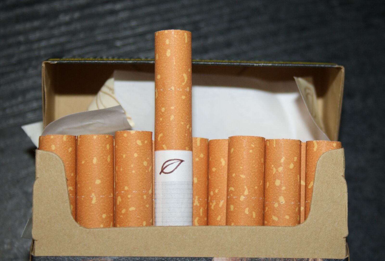 Canon EOS 1000D (EOS Digital Rebel XS / EOS Kiss F) sample photo. Cigarettes, cigarette box, smoking photography