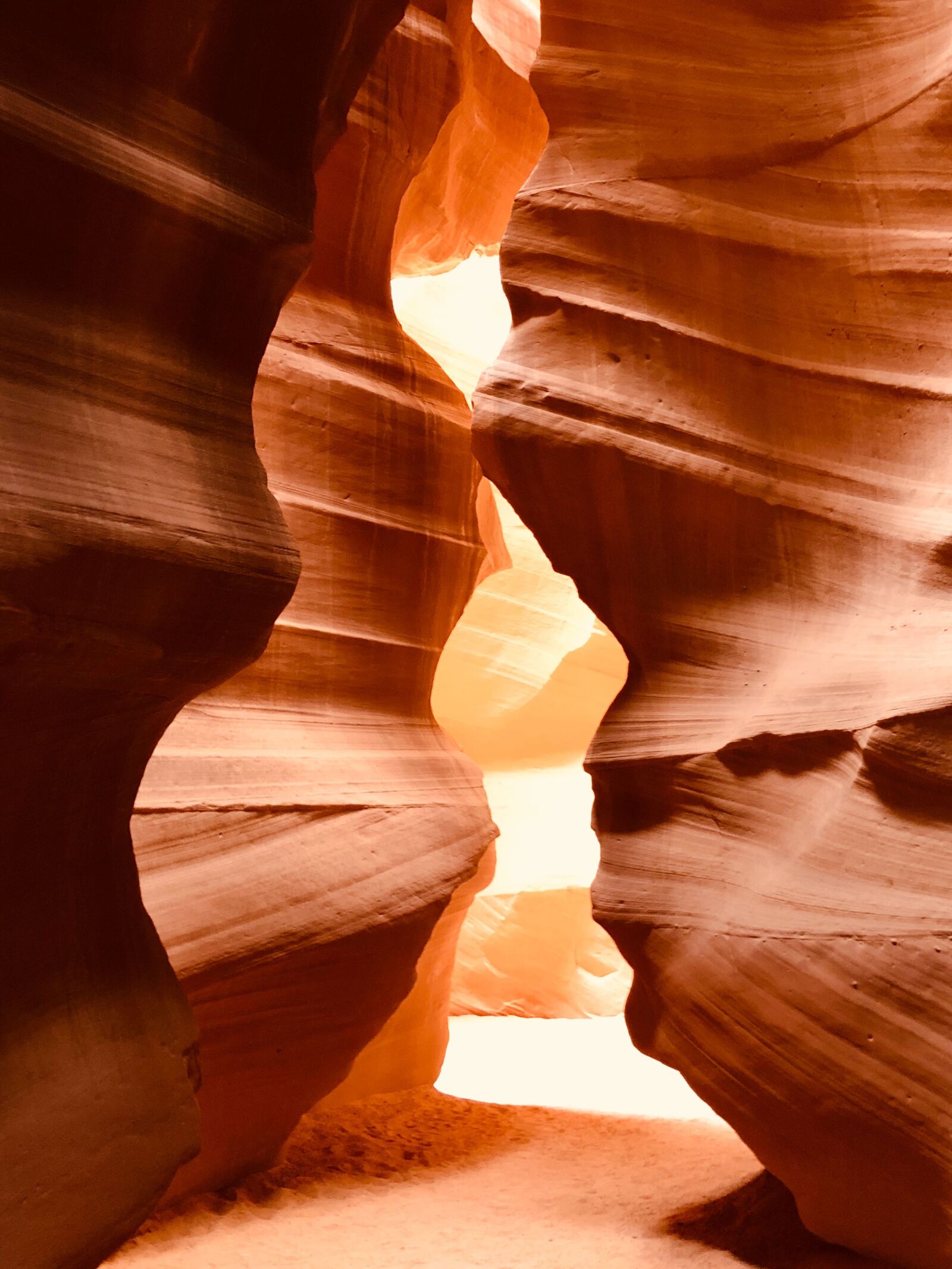 iPhone X back dual camera 4mm f/1.8 sample photo. Antelope canyon, canyon, red photography