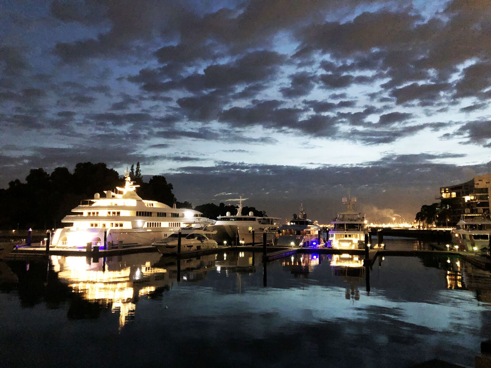 Apple iPhone 8 Plus sample photo. Keppel marina singapore, evening photography