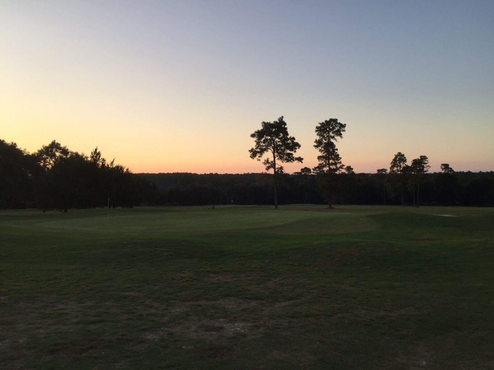 iPhone 6 Plus back camera 4.15mm f/2.2 sample photo. Golf, course, sunset photography