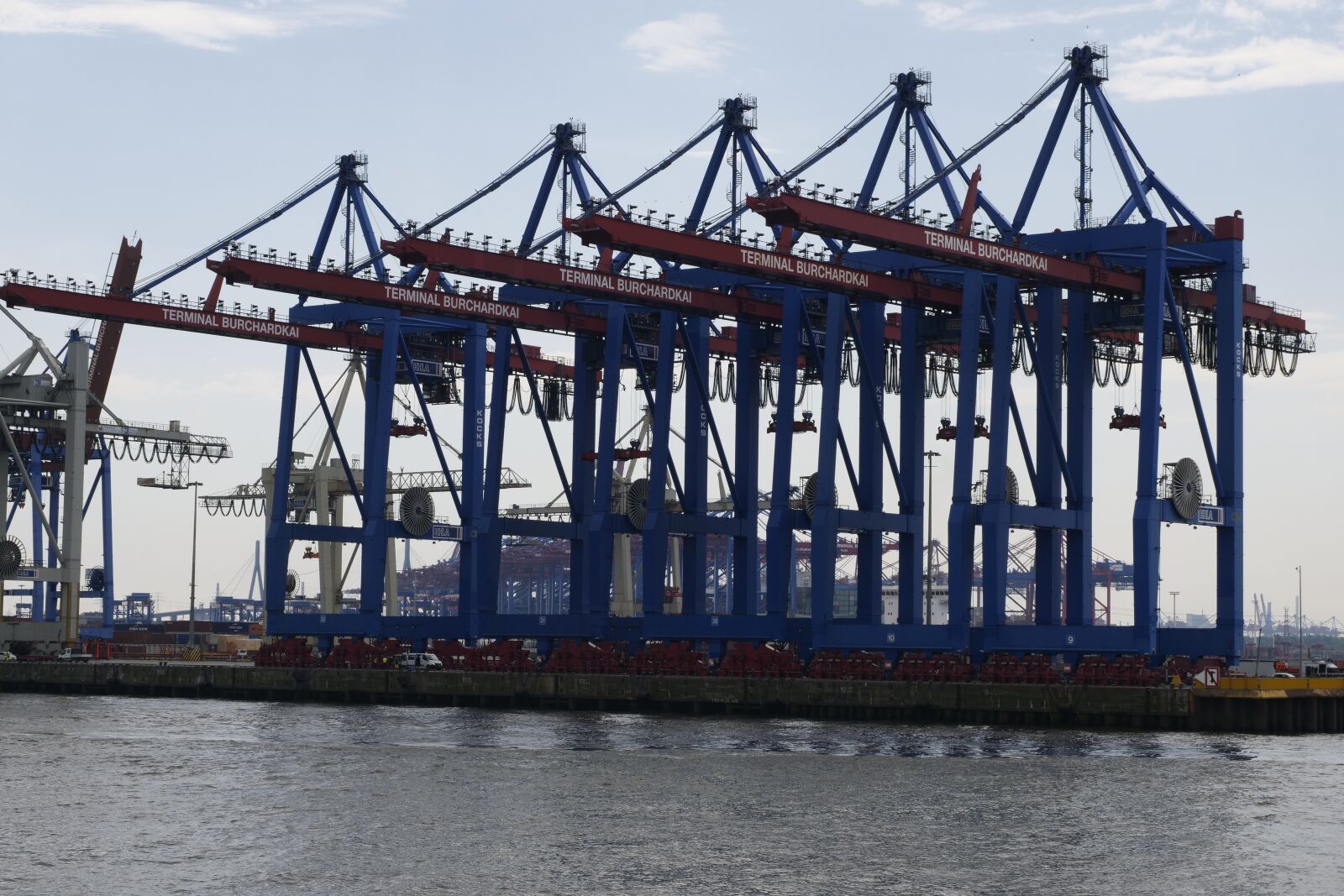 Panasonic Lumix DC-G9 sample photo. Container gantry crane, container photography