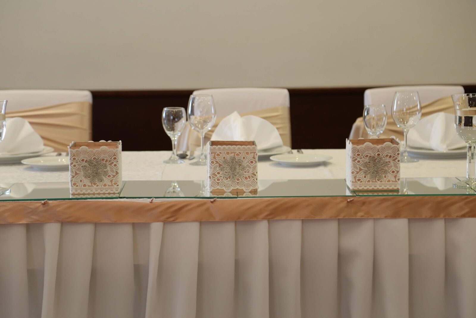 Canon EF 24-105mm F4L IS USM sample photo. Glass, chairs, elegance, dining photography