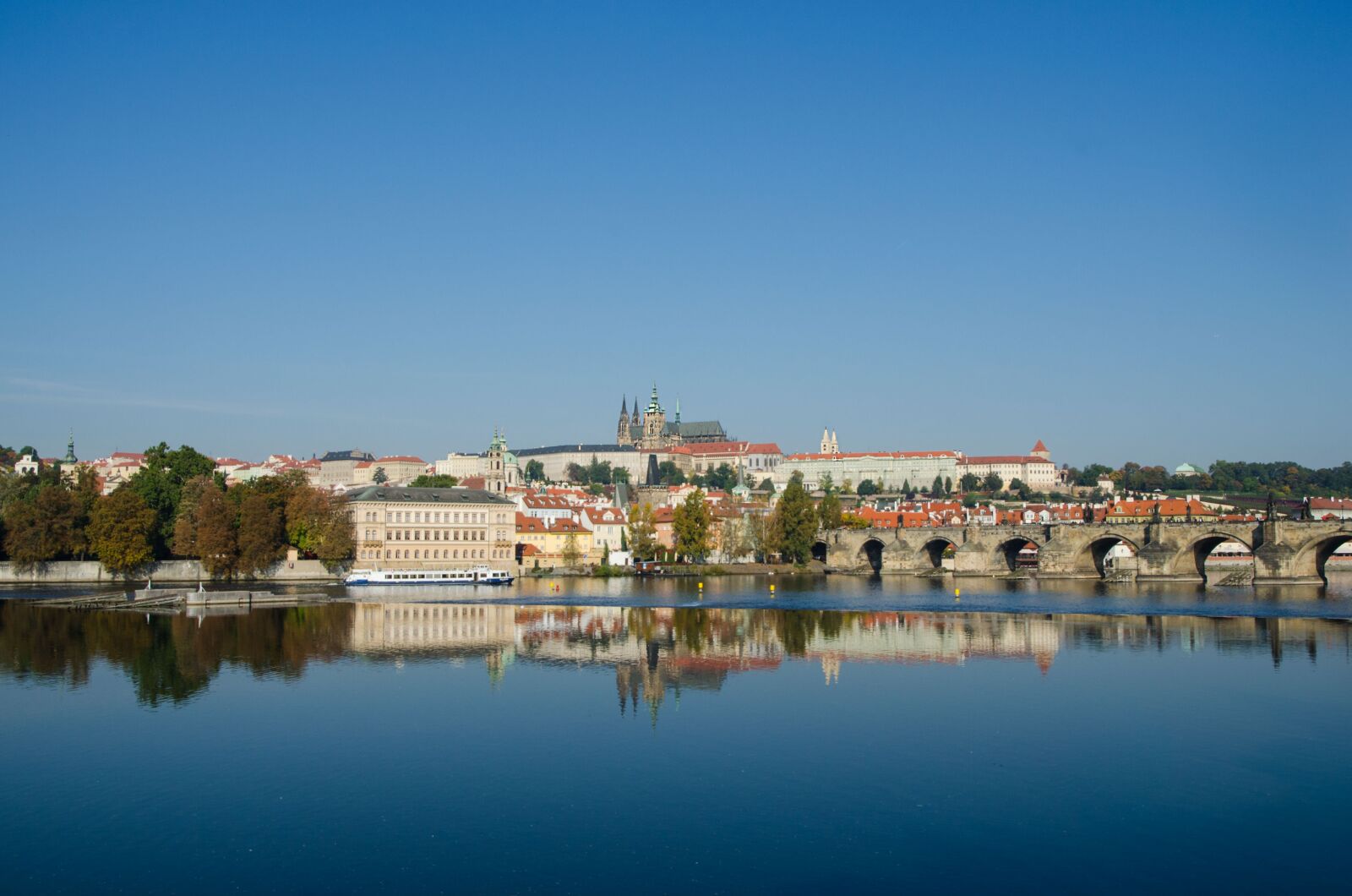 Nikon D5100 sample photo. Prague, moldova, prague castle photography