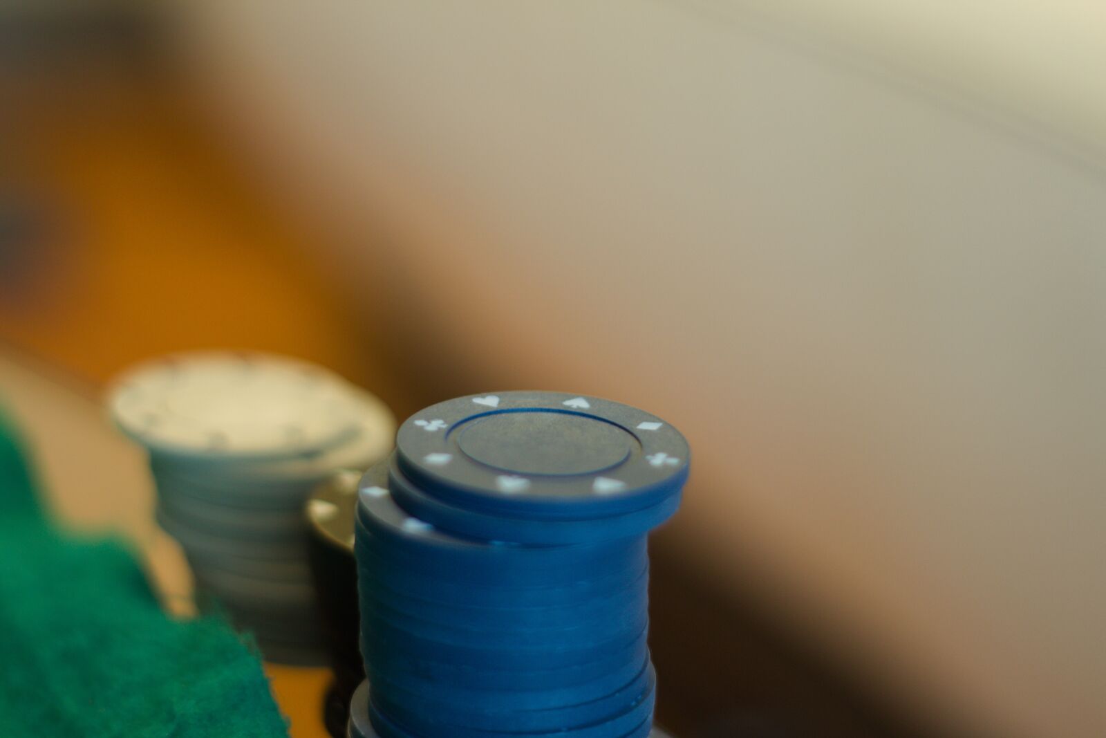 Canon EOS 700D (EOS Rebel T5i / EOS Kiss X7i) sample photo. Poker, poker chips, casino photography