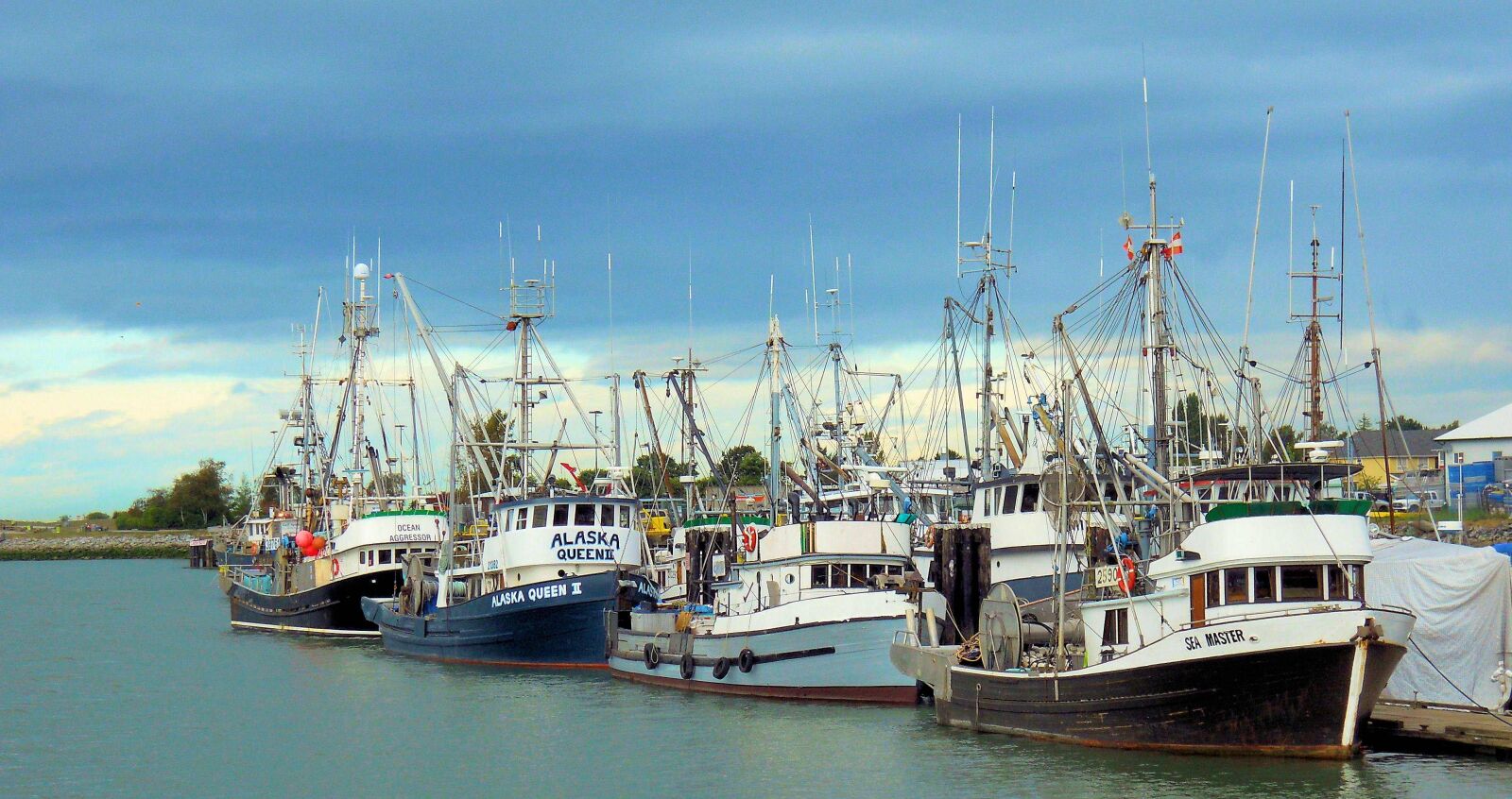 Nikon Coolpix L22 sample photo. Waterfront, boats, tourism photography