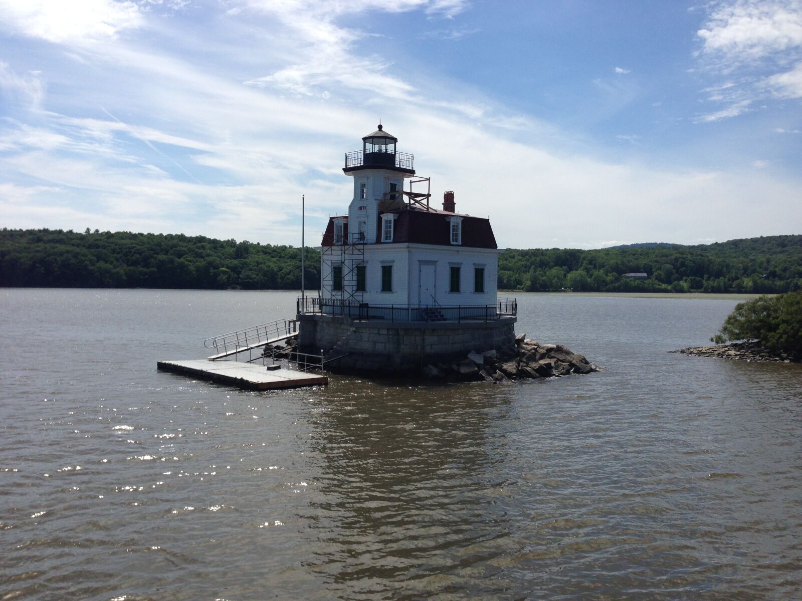 iPhone 5 back camera 4.12mm f/2.4 sample photo. Lighthouse, river, hudson photography
