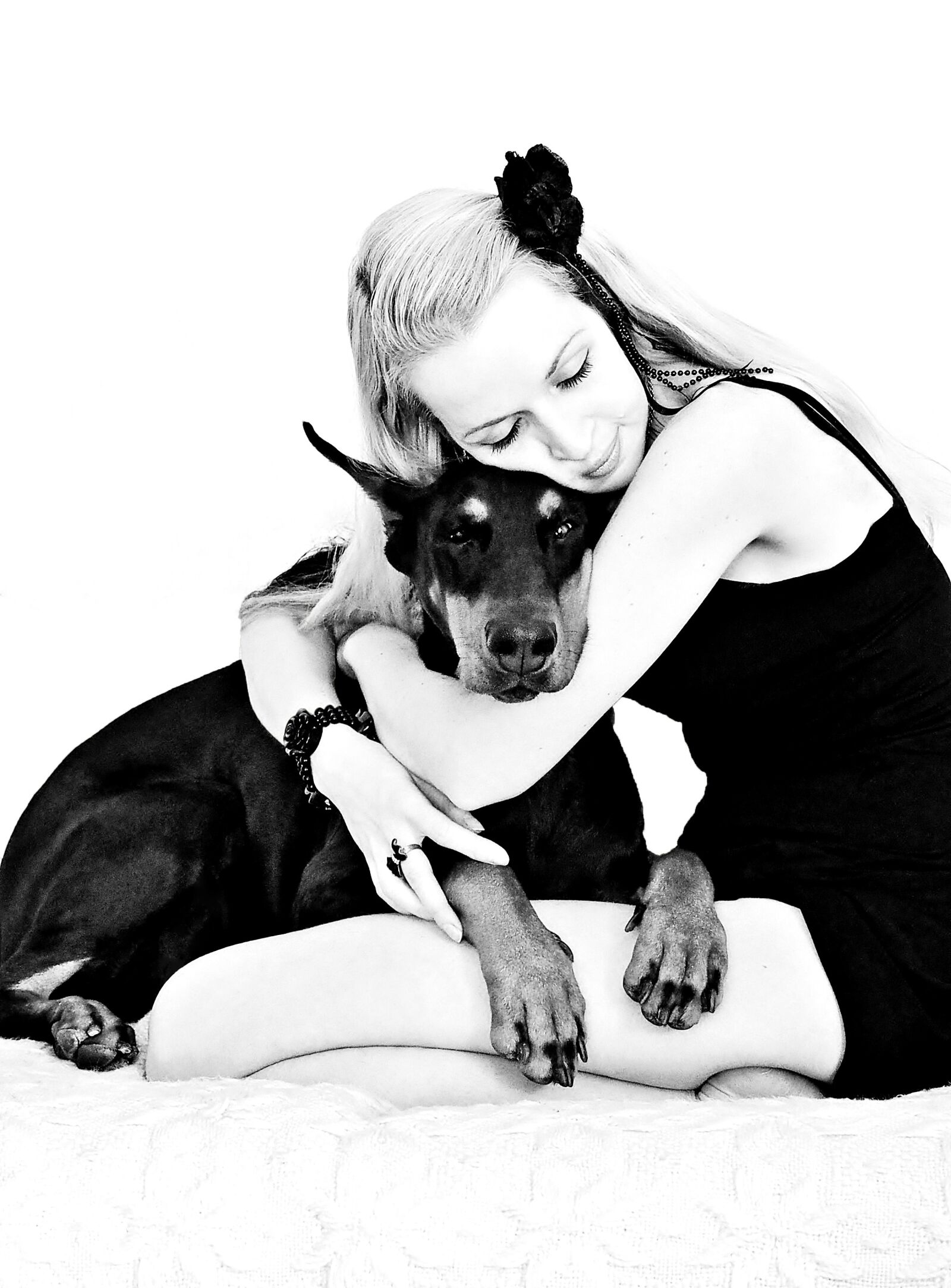 Olympus STYLUS1,1s sample photo. Black white, doberman, blonde photography