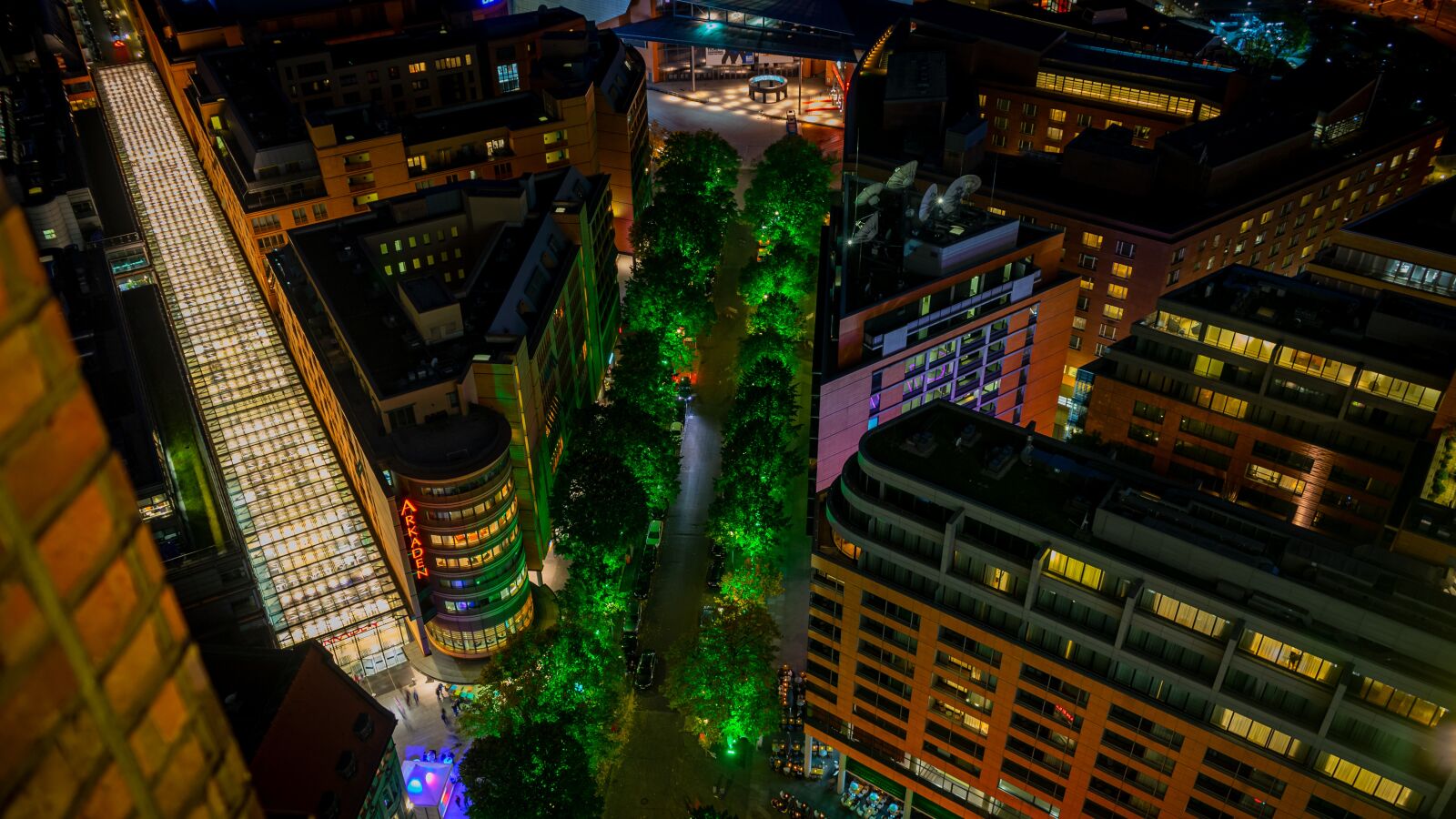 Sony a7 II + Sony FE 28-70mm F3.5-5.6 OSS sample photo. Night photograph, long exposure photography