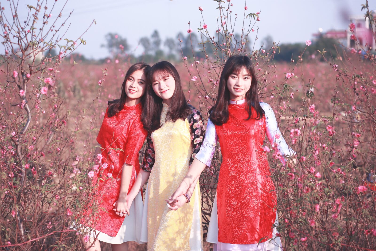 Canon EF 85mm F1.8 USM sample photo. Outdoors, nature, people photography