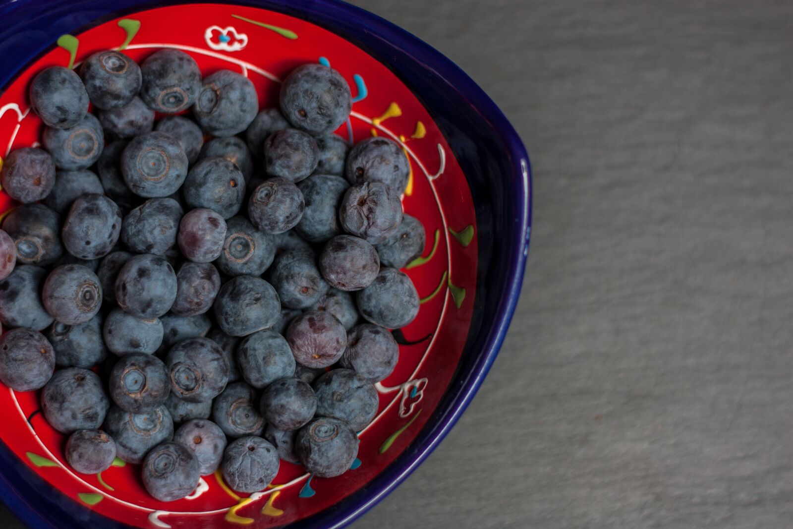 Canon EOS 450D (EOS Rebel XSi / EOS Kiss X2) + Canon EF 50mm F1.8 II sample photo. Fruit healthy, bowl, shell photography