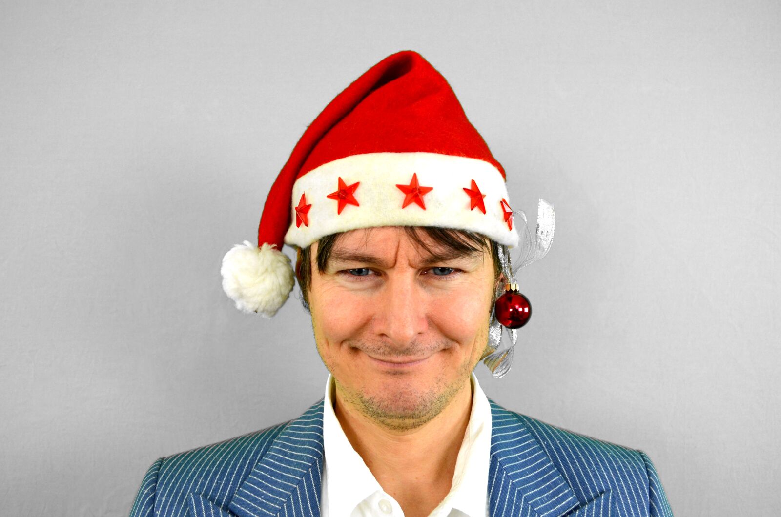Nikon D5100 sample photo. Santa, santa claus, earring photography