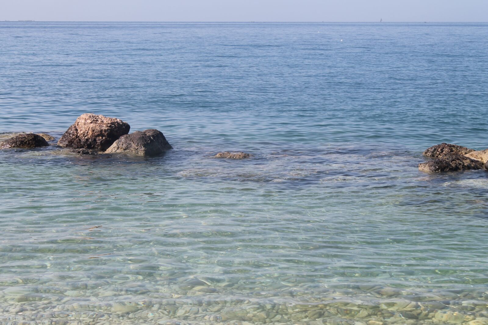 Canon EOS 1100D (EOS Rebel T3 / EOS Kiss X50) sample photo. Clear, ocean, rocks photography