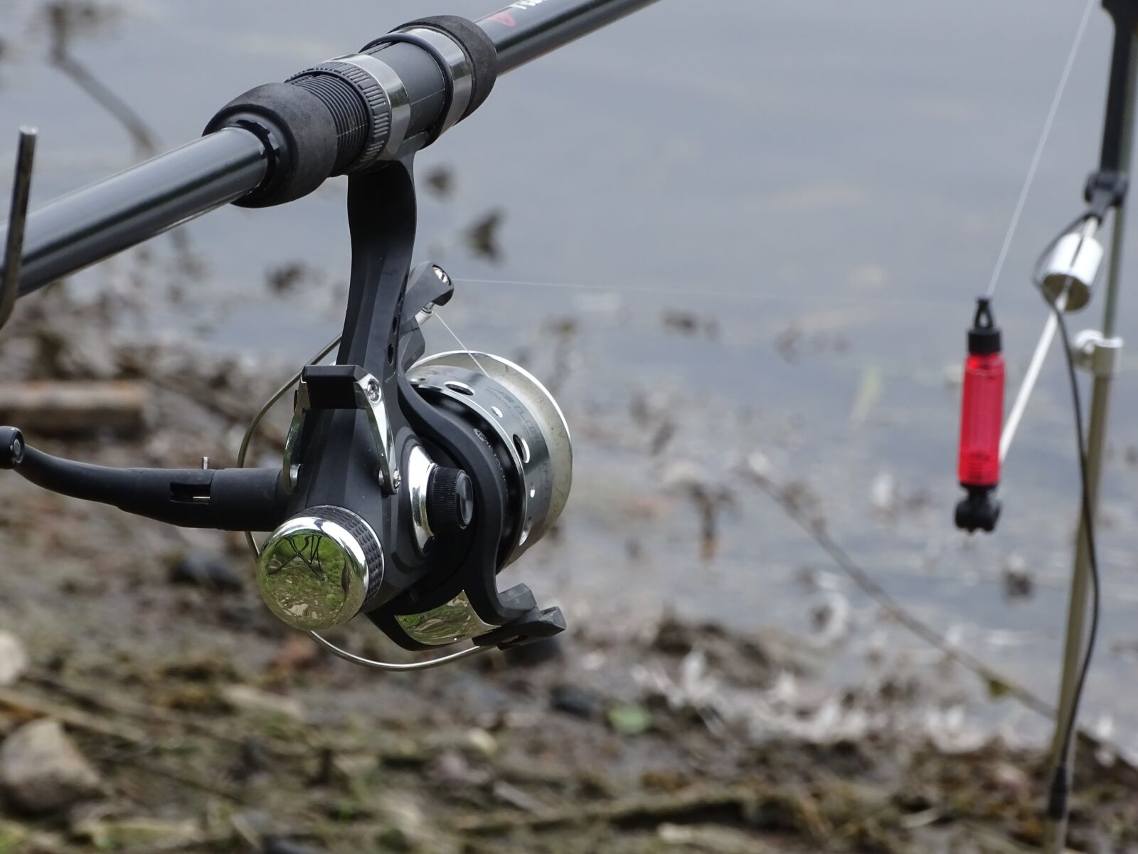 Sony Cyber-shot DSC-HX400V sample photo. Fishing, rod, fisheries photography