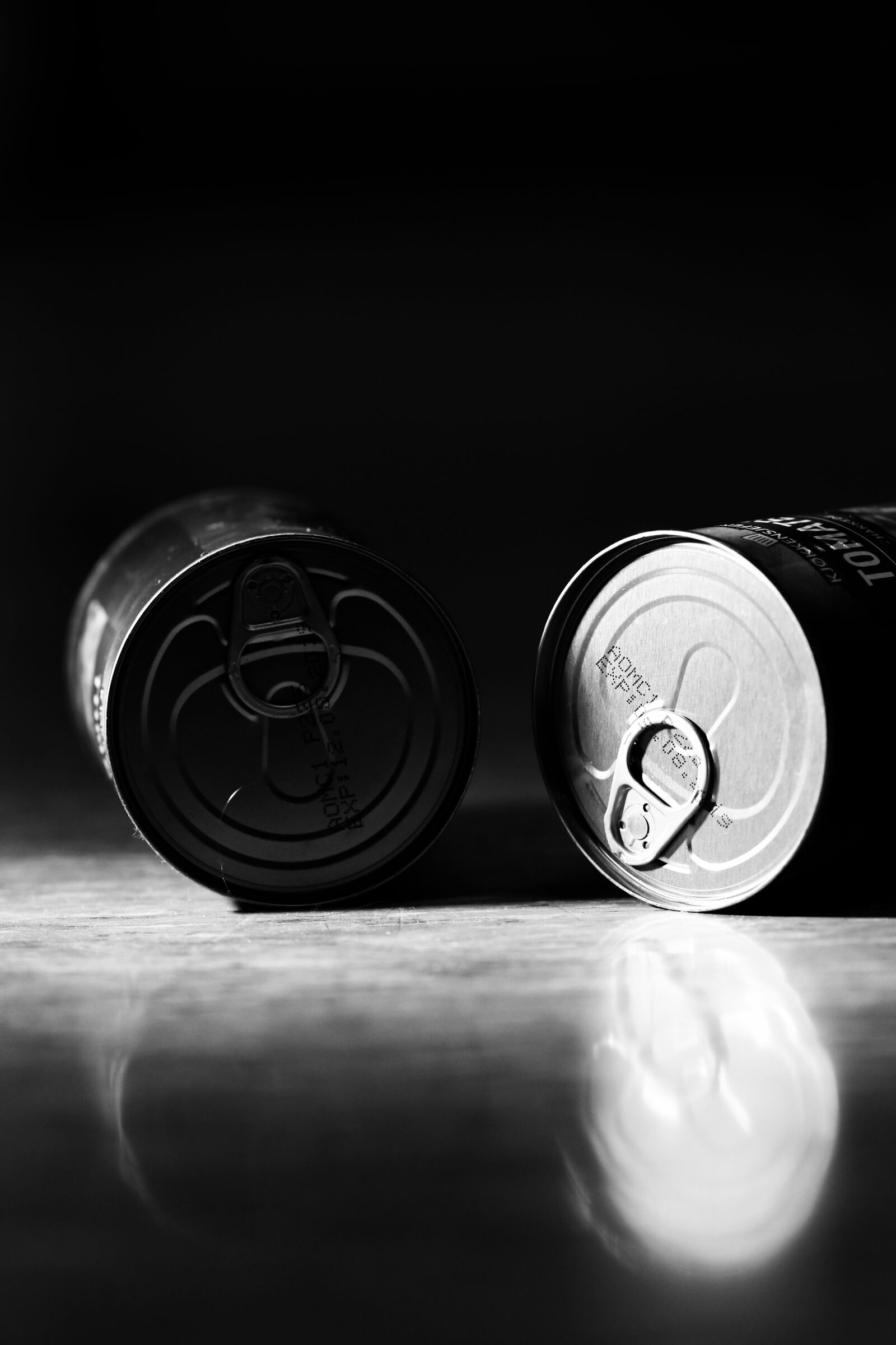 Canon EOS 7D Mark II sample photo. Hermetic, tomato, can photography
