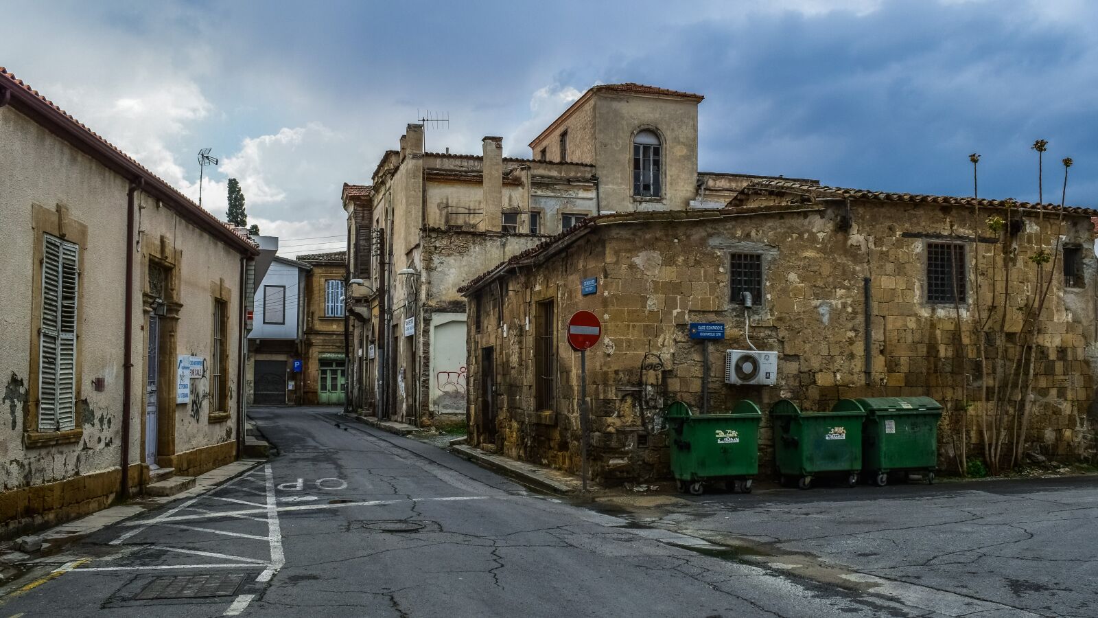 Nikon D3300 sample photo. Street, old, architecture photography