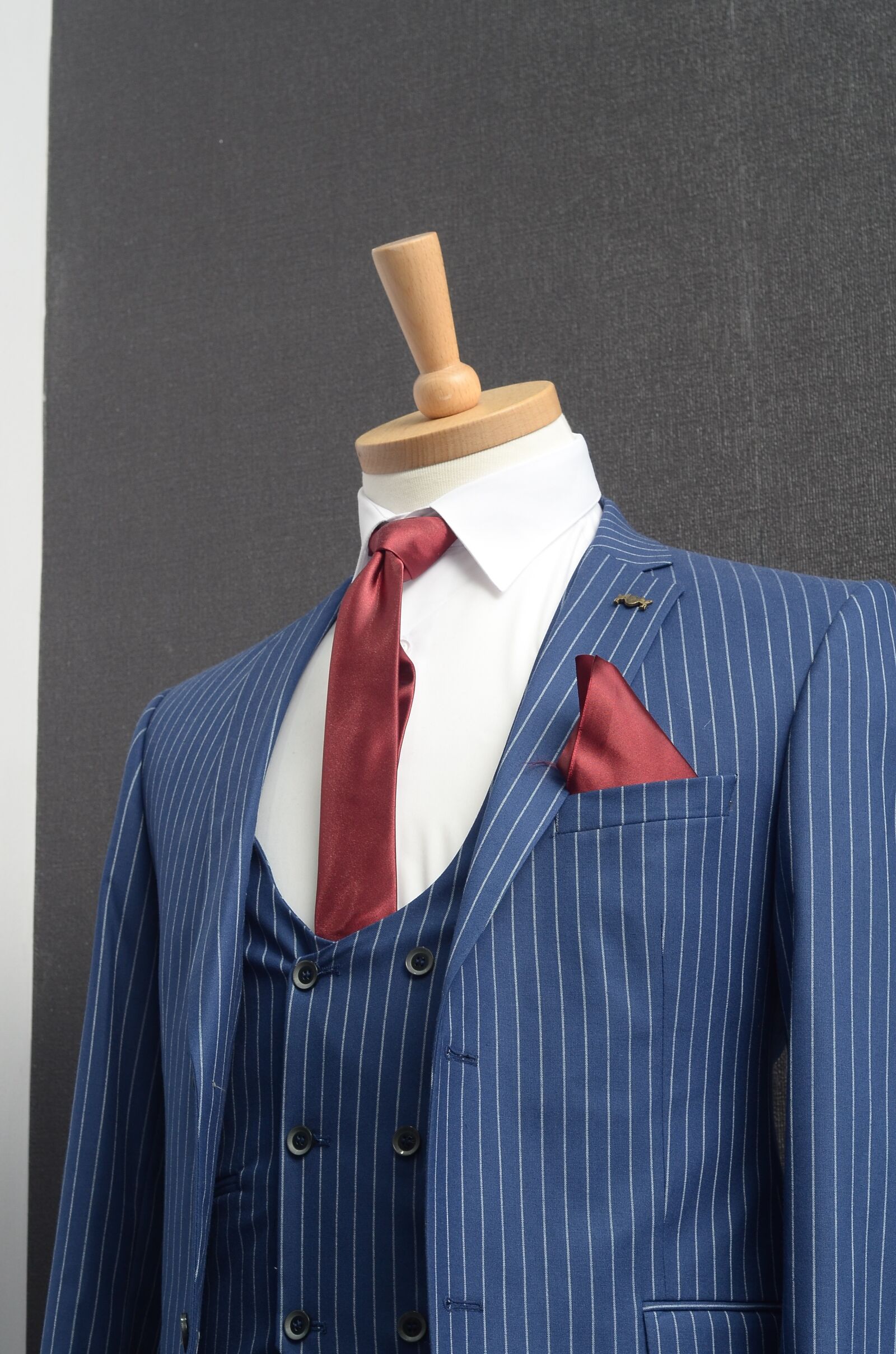 Nikon D7000 sample photo. Suit, tie, men photography