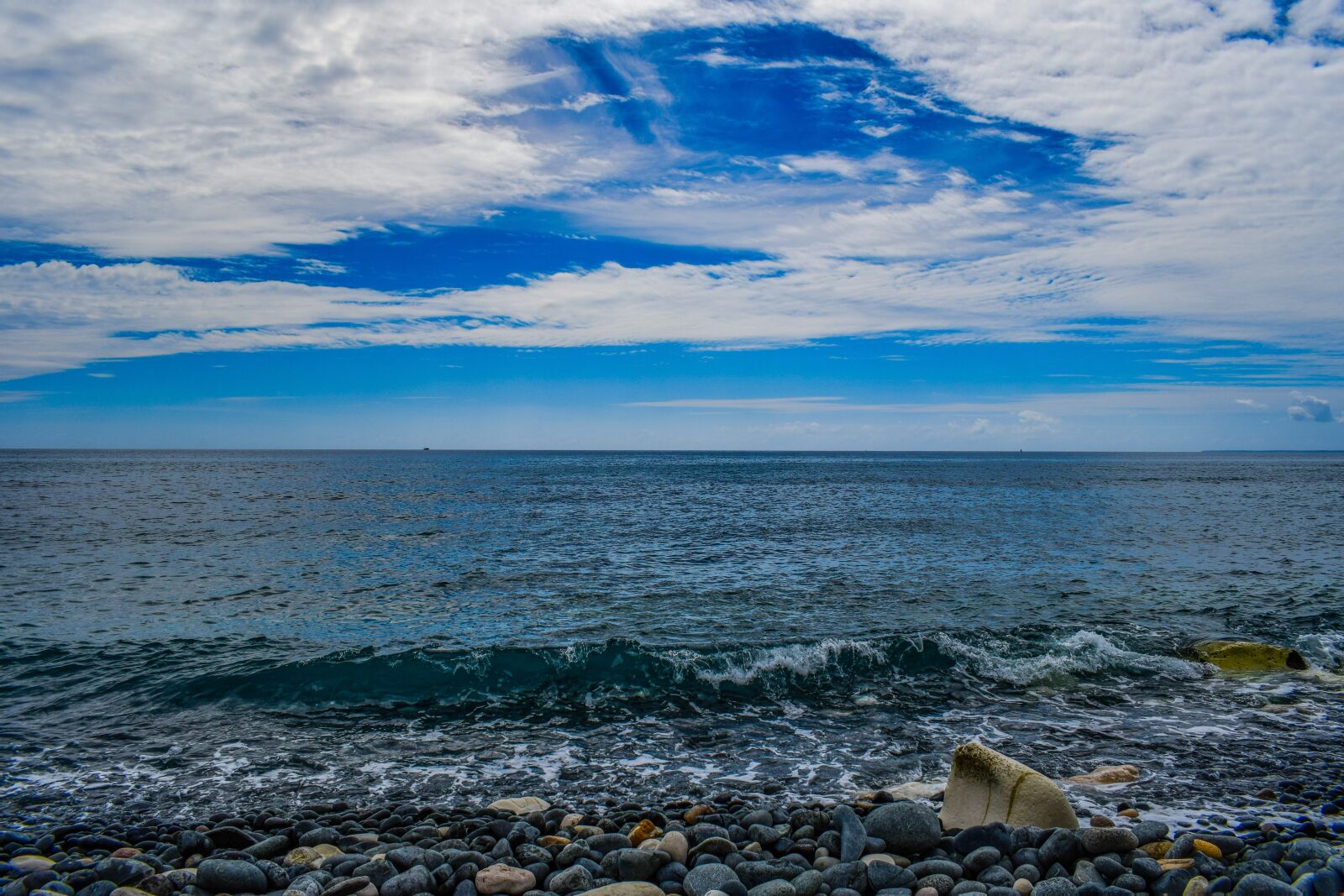 Nikon D3300 sample photo. Pebble beach, nature, sea photography