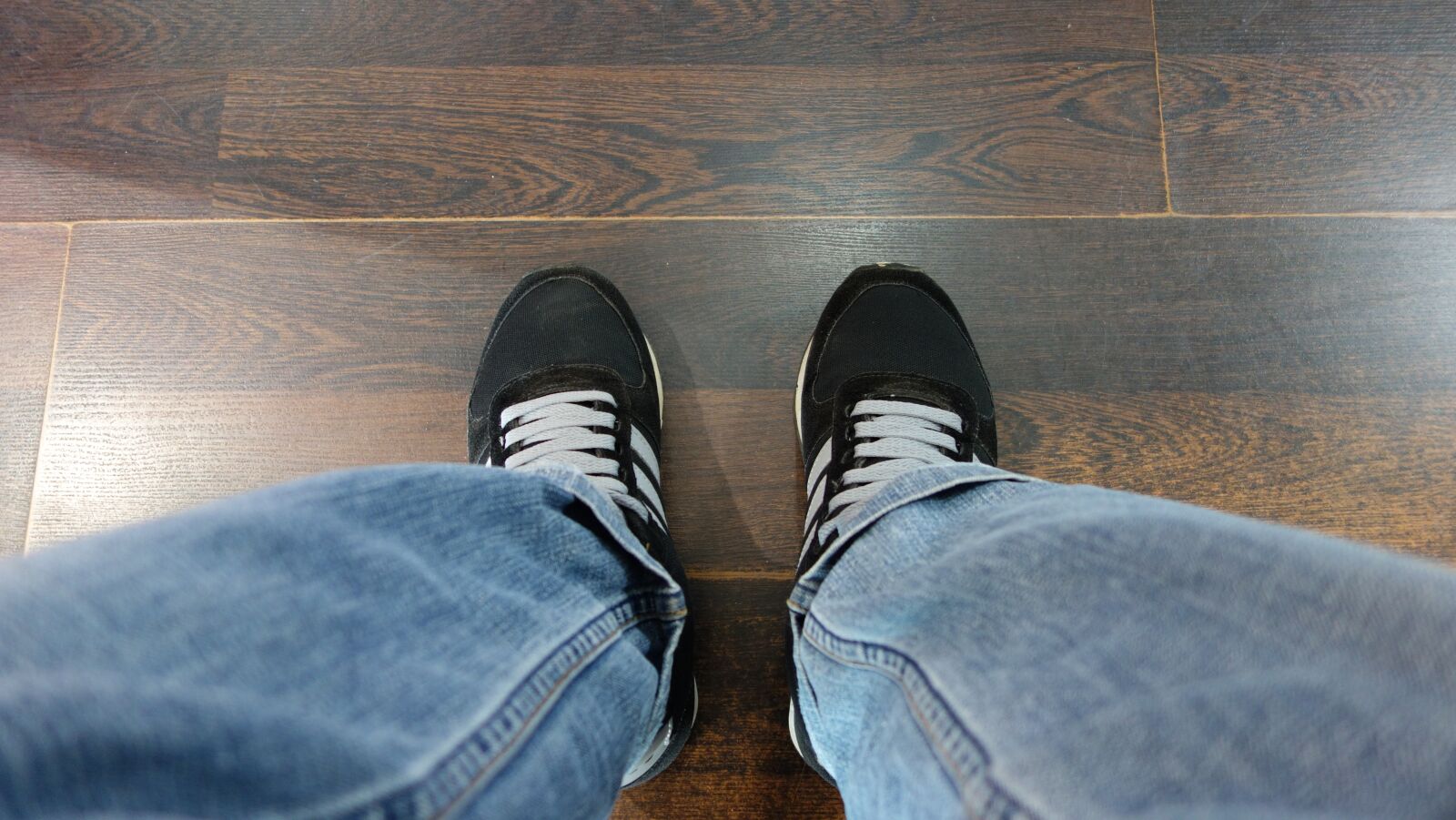 Sony Cyber-shot DSC-RX100 sample photo. Shoe, jeans, floor photography