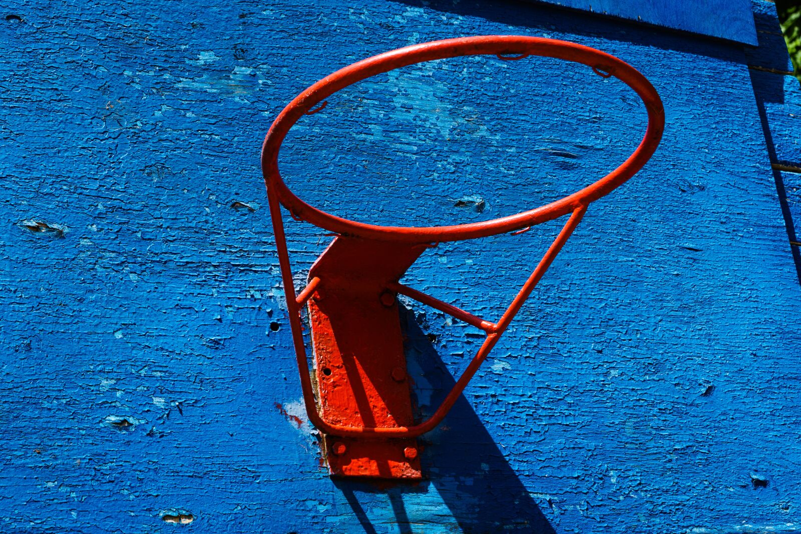 Sony a6300 + Sony Vario Tessar T* FE 24-70mm F4 ZA OSS sample photo. Basketball hoop, basketball, basketball photography