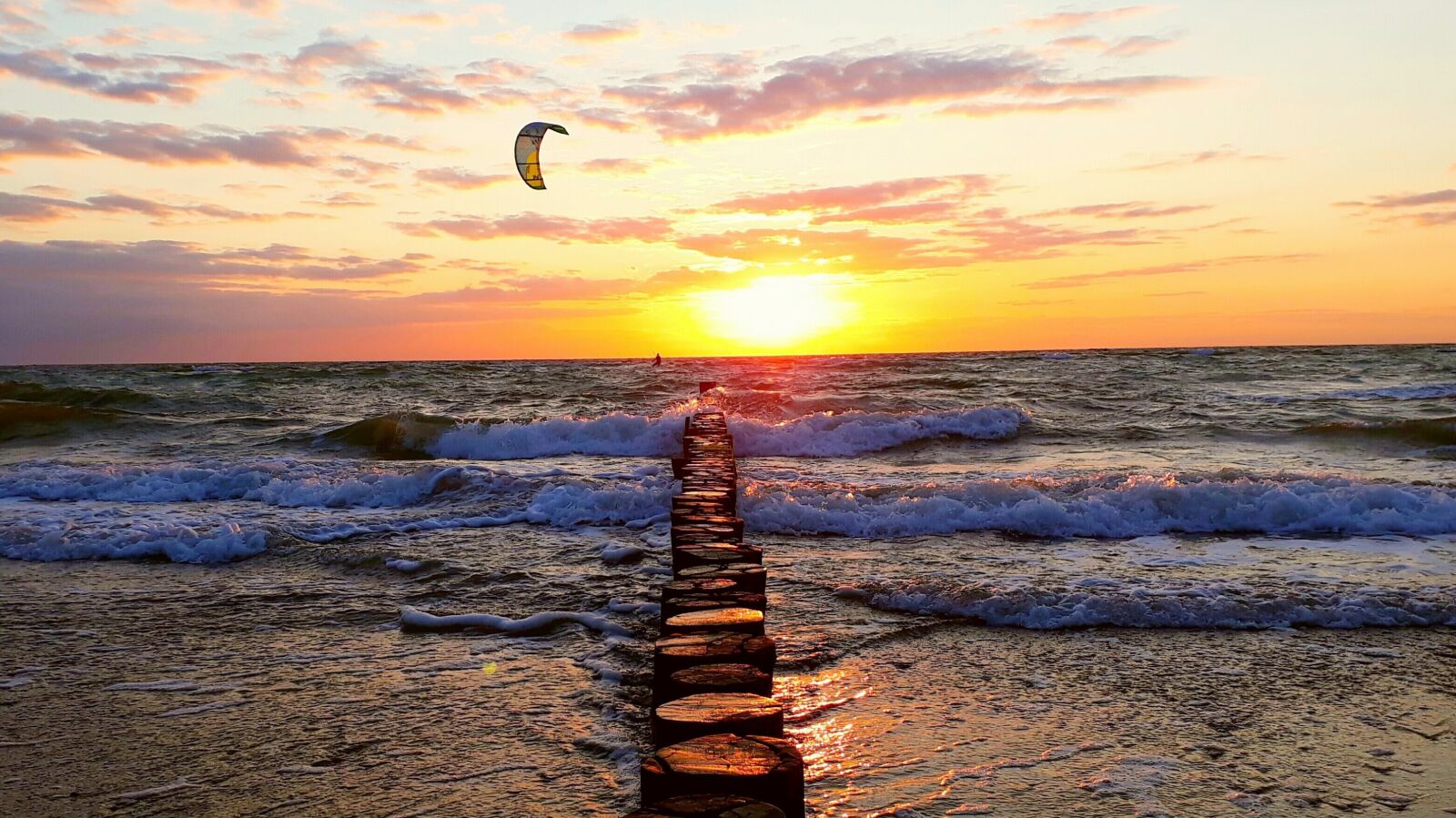 Samsung Galaxy A3(2017) sample photo. Groynes, kitesurfer, sunset photography