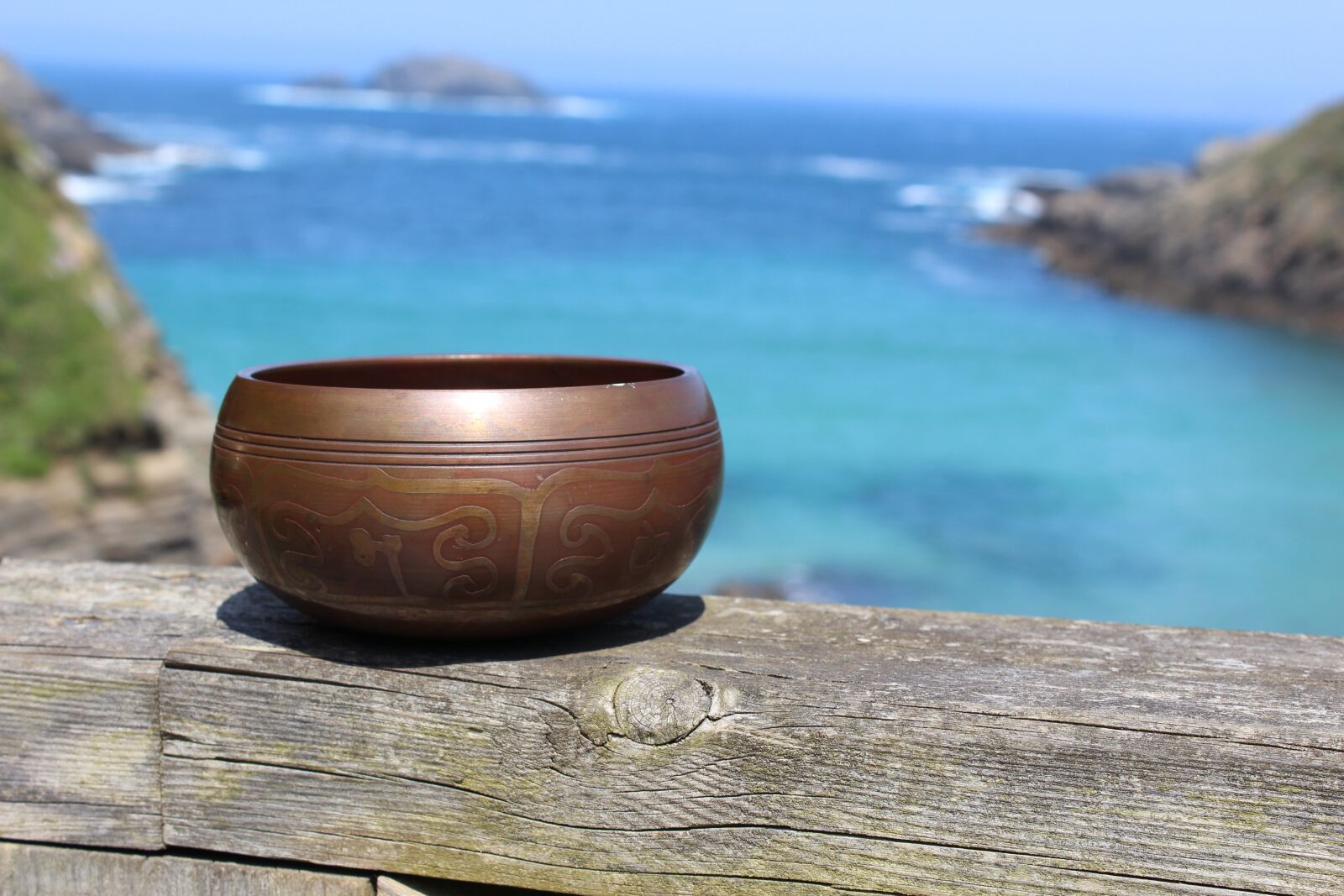 Canon EOS 1200D (EOS Rebel T5 / EOS Kiss X70 / EOS Hi) sample photo. Tibetan, singing bowl, meditation photography