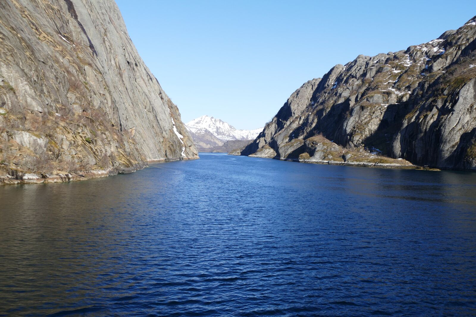 Panasonic Lumix DMC-FZ1000 sample photo. Norway, hurtigruten, fjord photography