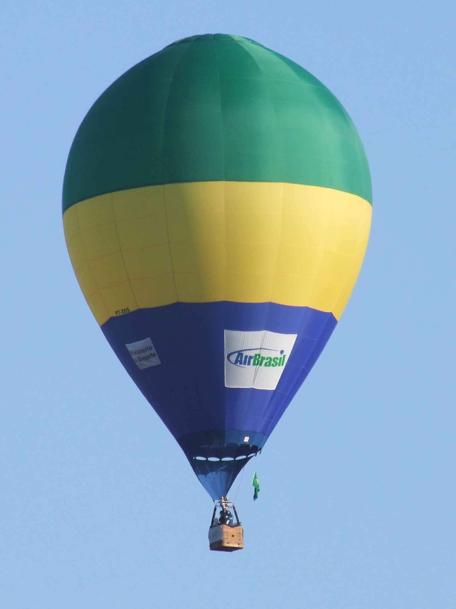 Fujifilm FinePix S100fs sample photo. Hot air balloon, competition photography