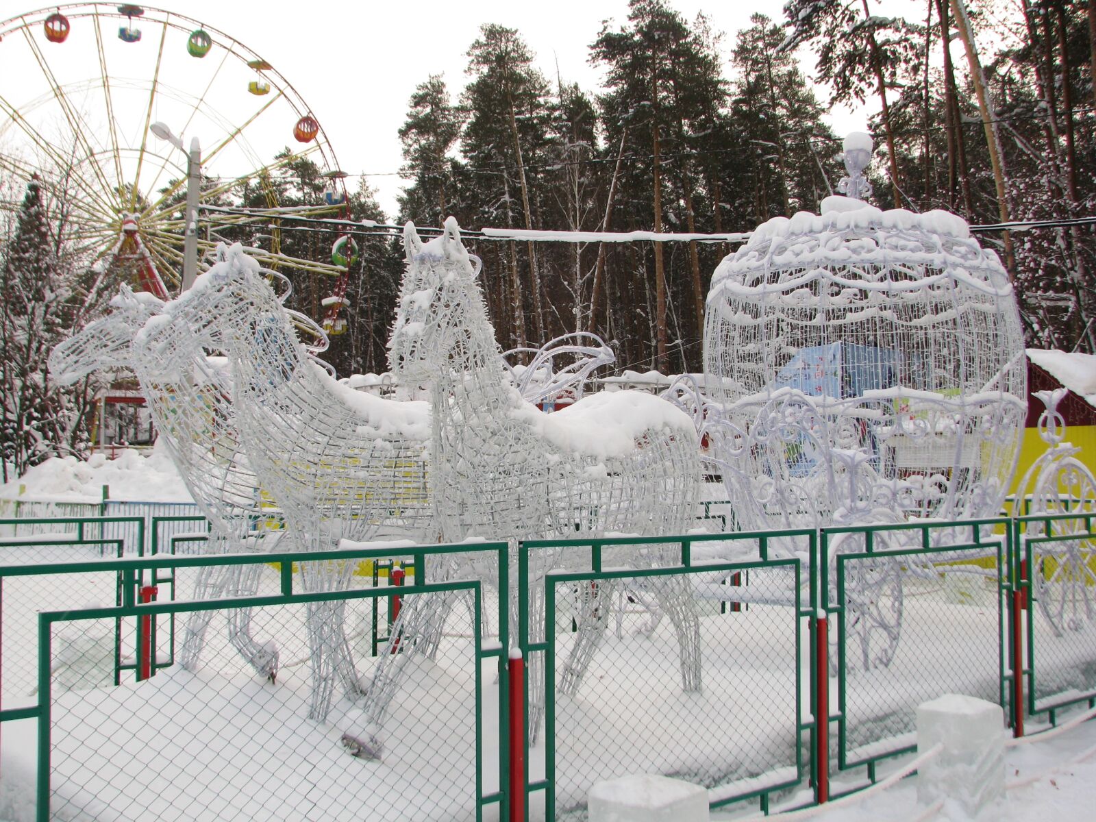 Canon POWERSHOT S5 IS sample photo. New year's eve, christmas photography