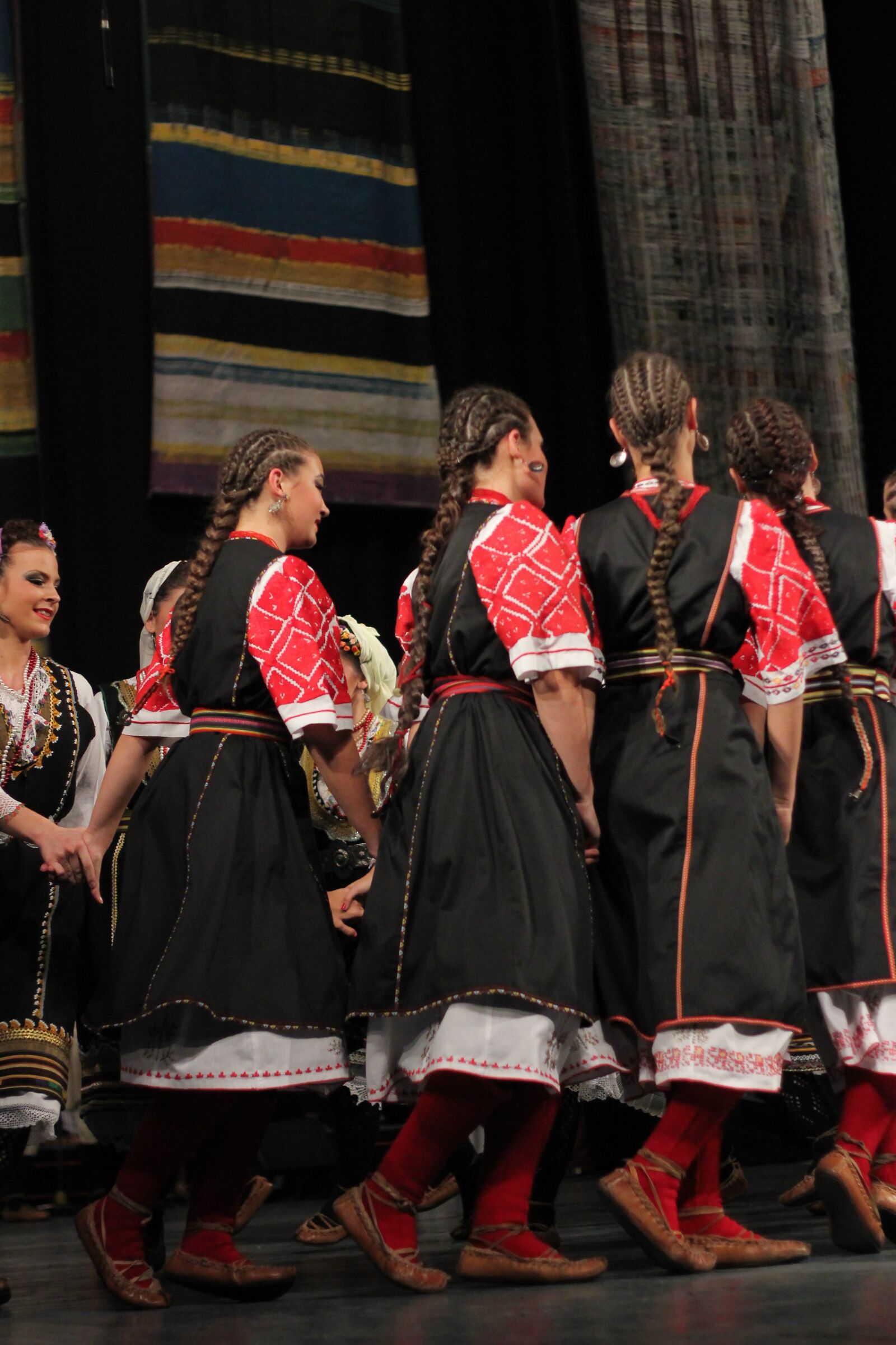 Canon EOS 550D (EOS Rebel T2i / EOS Kiss X4) sample photo. Folk, tradition, art, dancing photography