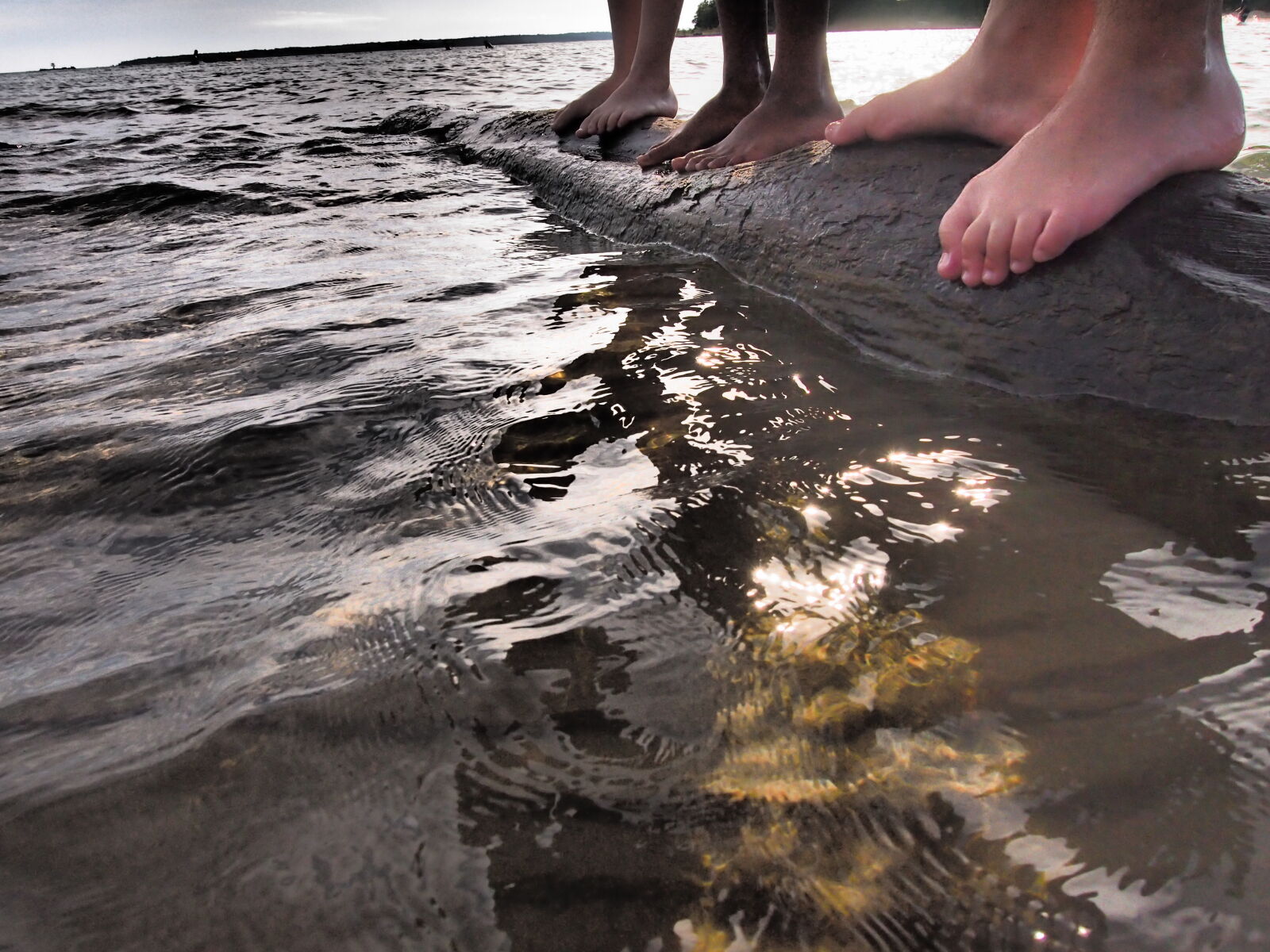 Olympus PEN E-PM1 sample photo. Feet, kids, log, water photography