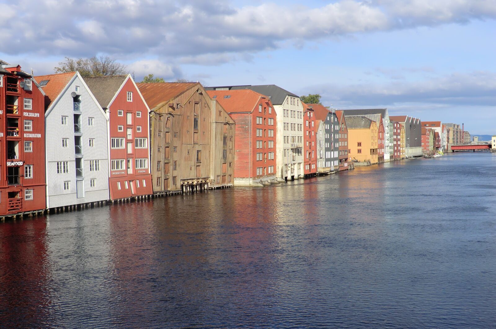 CASIO EX-H5 sample photo. Norway, trondheim, river photography