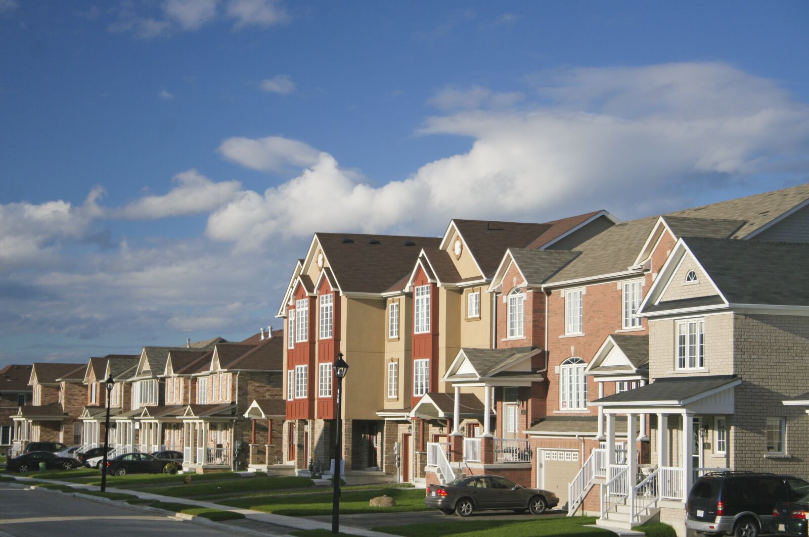 Canon EOS 20D sample photo. House, townhouse, building photography