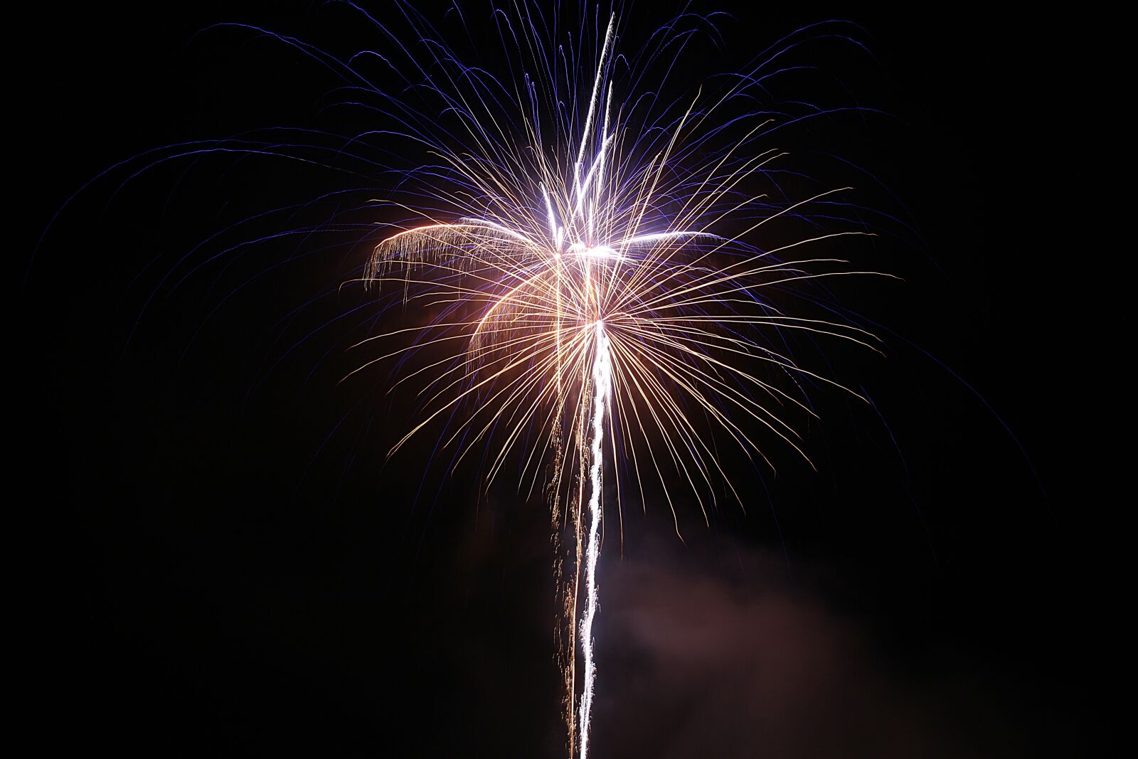 Canon EOS 650D (EOS Rebel T4i / EOS Kiss X6i) sample photo. Fireworks, pyrotechnics, fireworks art photography