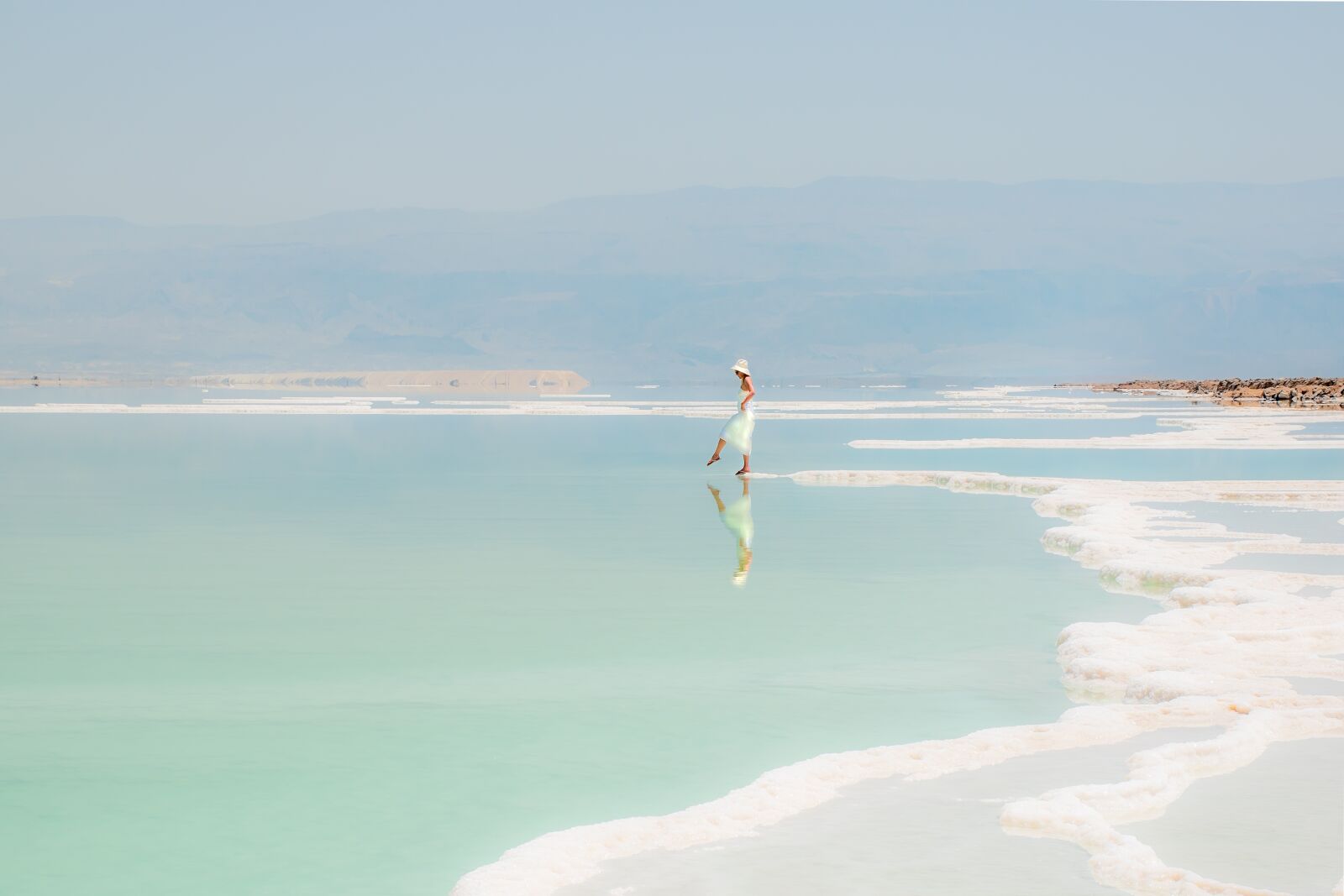 Nikon D5600 sample photo. Seascape, woman, water reflection photography