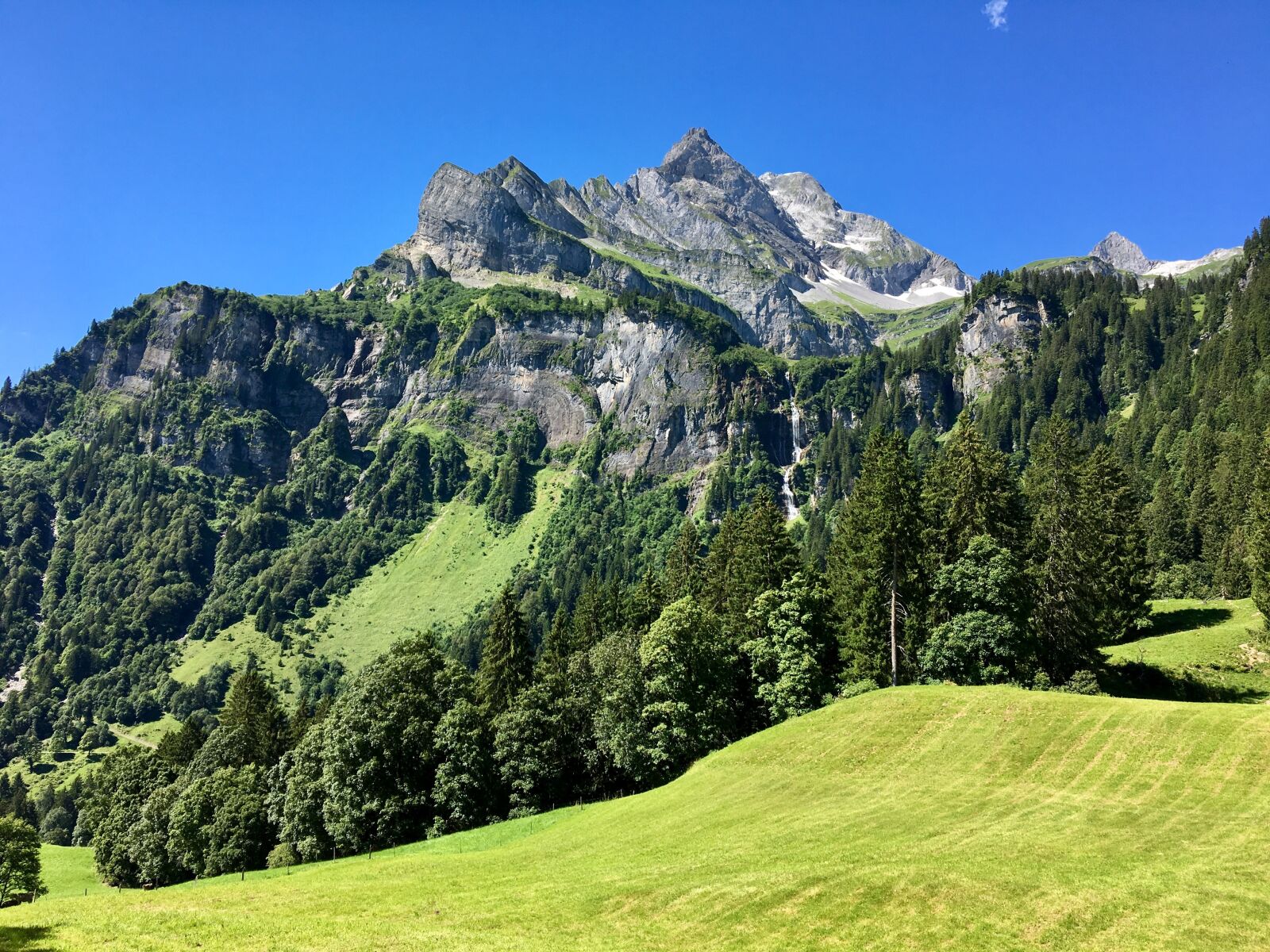 Apple iPhone 6s sample photo. Mountain, landscape, glarus photography