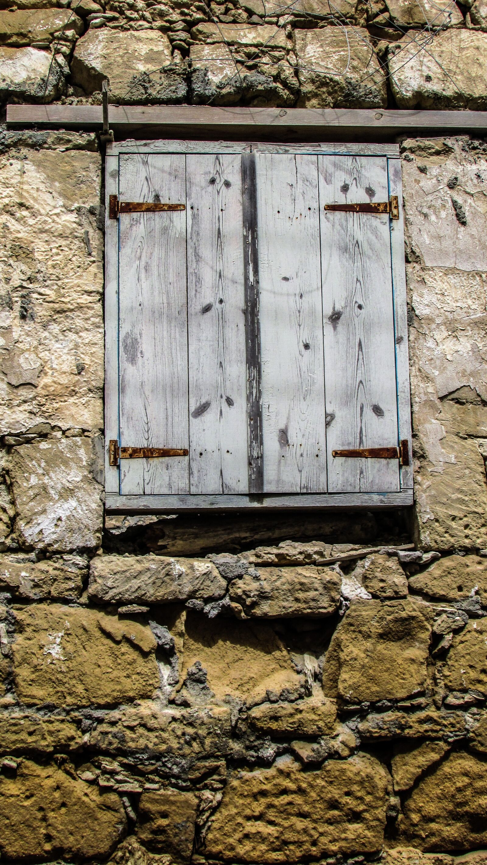 Canon PowerShot SX400 IS sample photo. Window, old, wooden photography