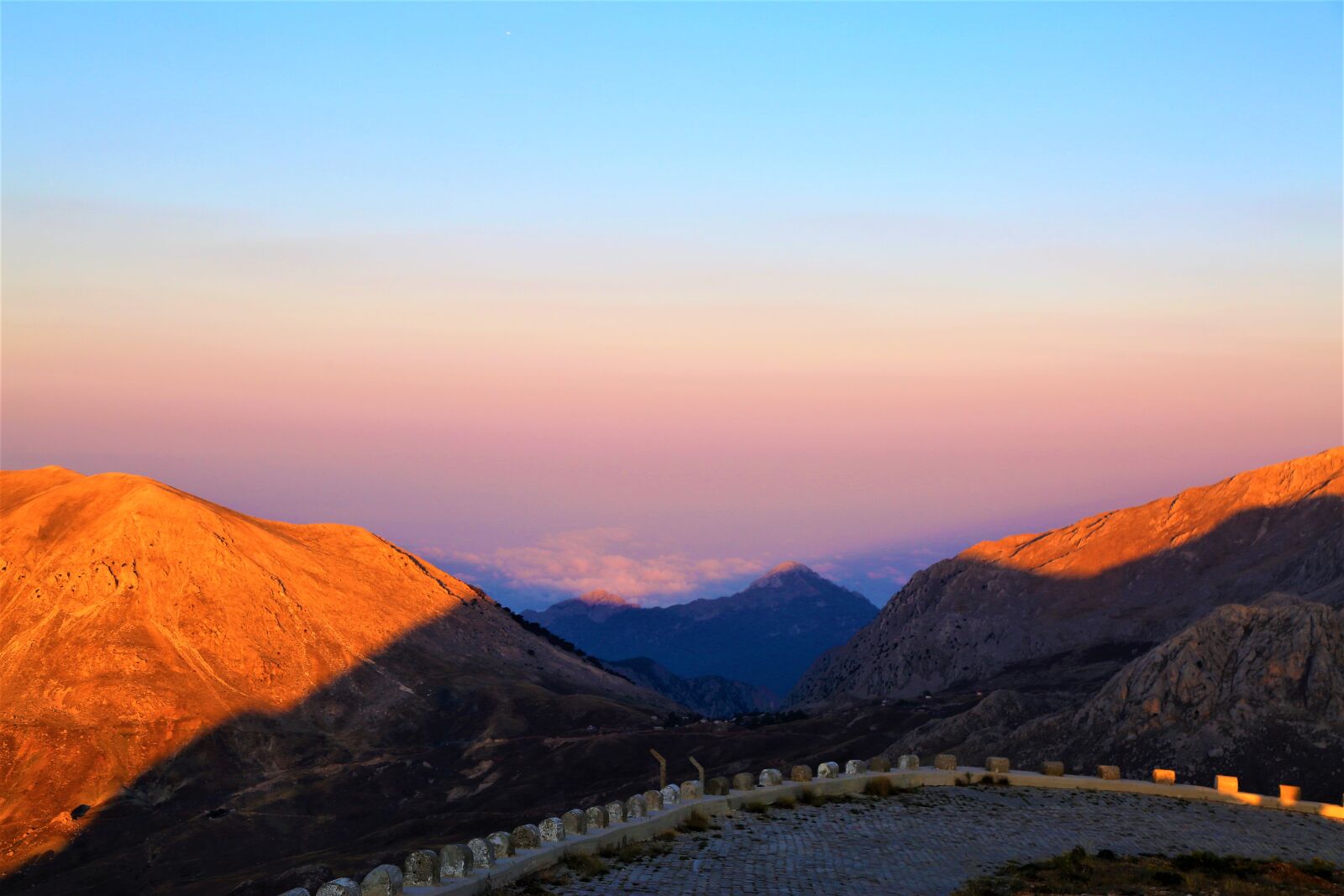 Canon EF 24-105mm F4L IS USM sample photo. Mountains, summit, sunrise photography