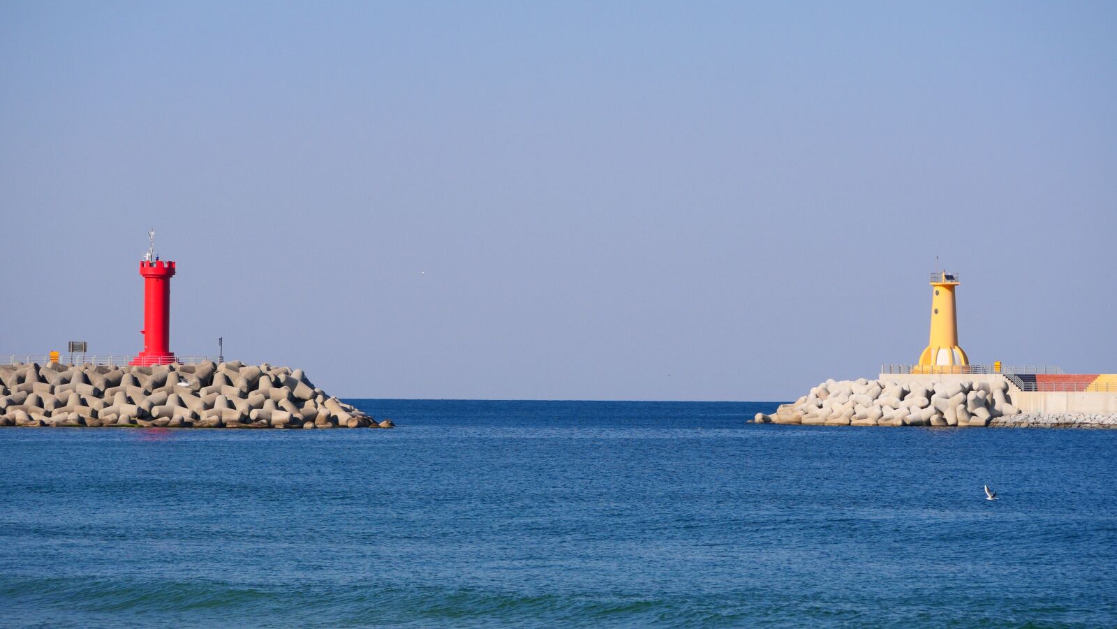 Panasonic Lumix DC-GX9 sample photo. Lighthouse, sea, republic of photography