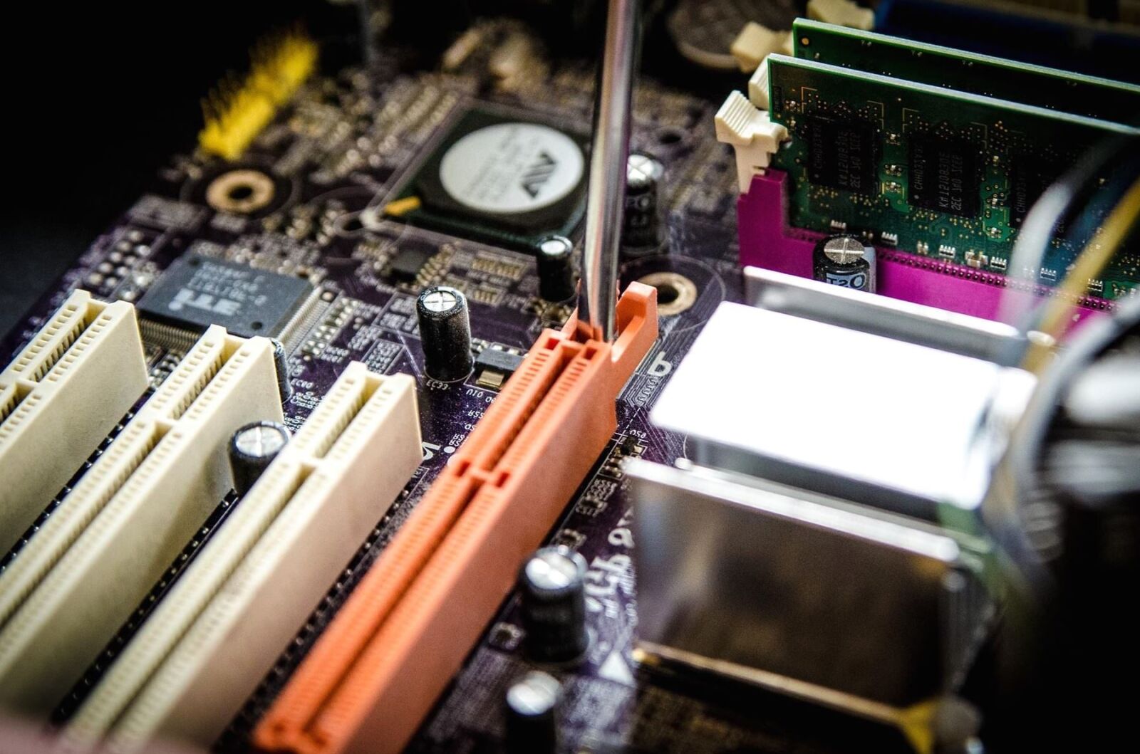 Nikon D5100 sample photo. Motherboard, electronics, transistor, computer photography