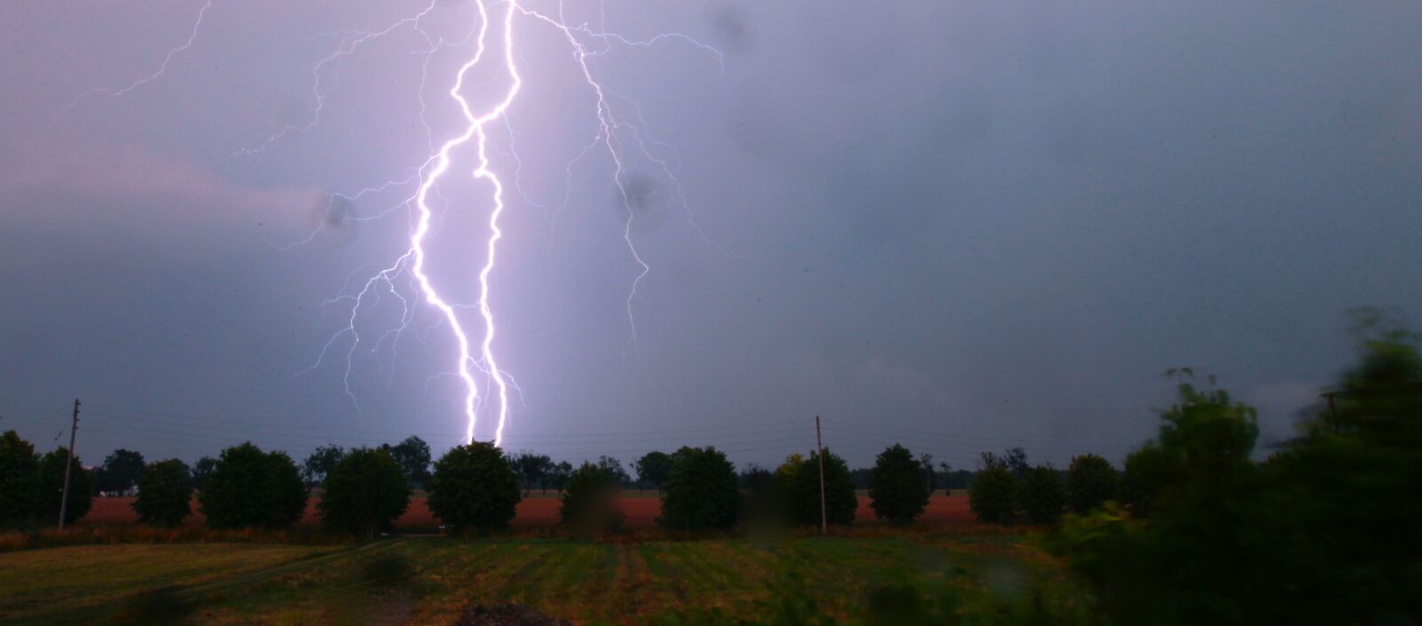 Canon EOS 5D Mark II sample photo. Lightning, sky, gotland photography