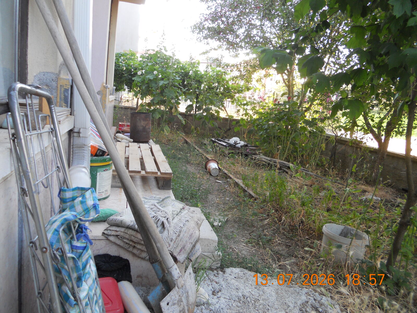 Nikon COOLPIX S2500 sample photo