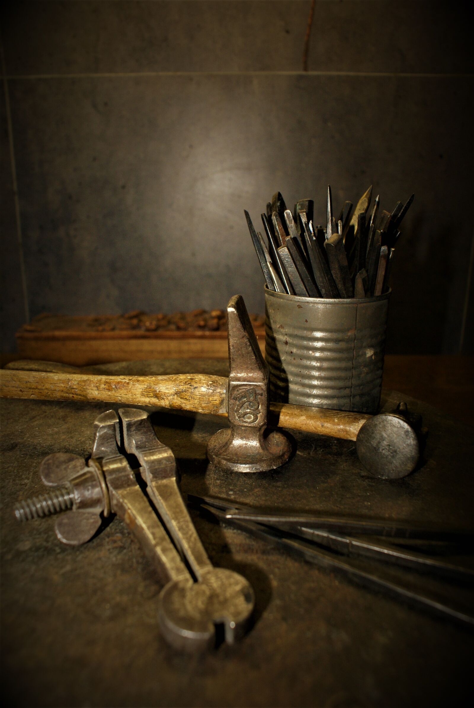Sony Alpha DSLR-A100 sample photo. Tools, workshop, work photography