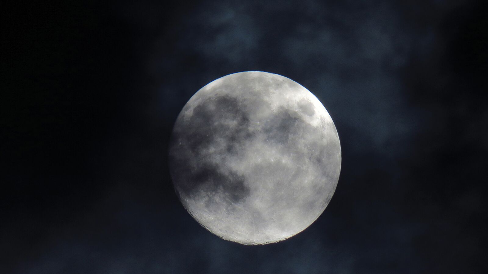 Canon PowerShot SX60 HS sample photo. Moon, cloud, anxiety photography