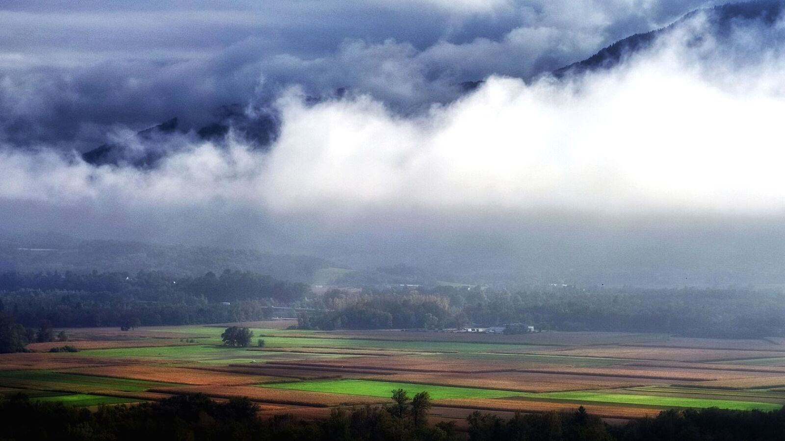 Sony Cyber-shot DSC-RX100 II sample photo. Landscape, mountain, cloud, cropland photography