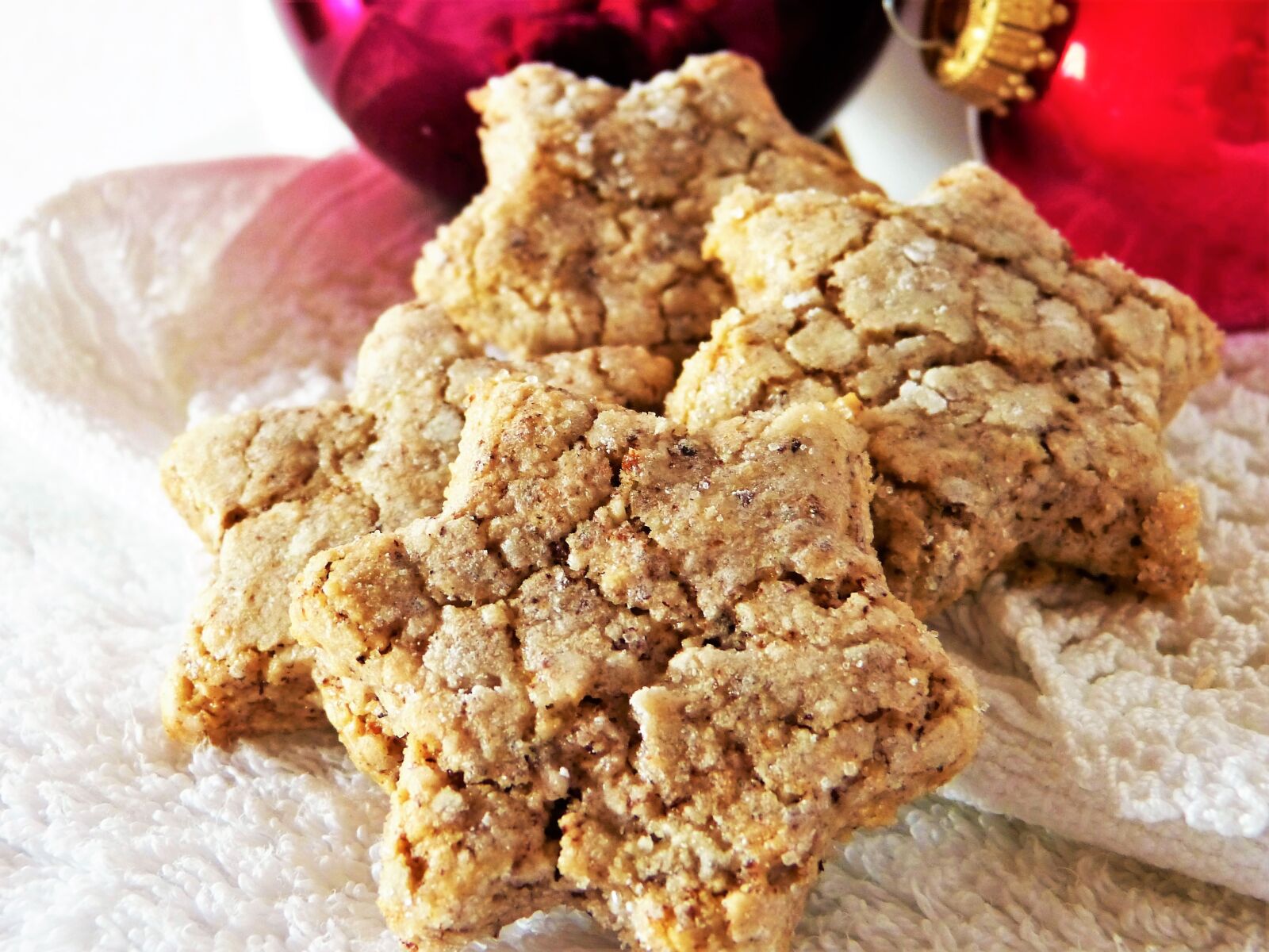 Panasonic Lumix DMC-FZ150 sample photo. Cinnamon stars, bio, christmas photography