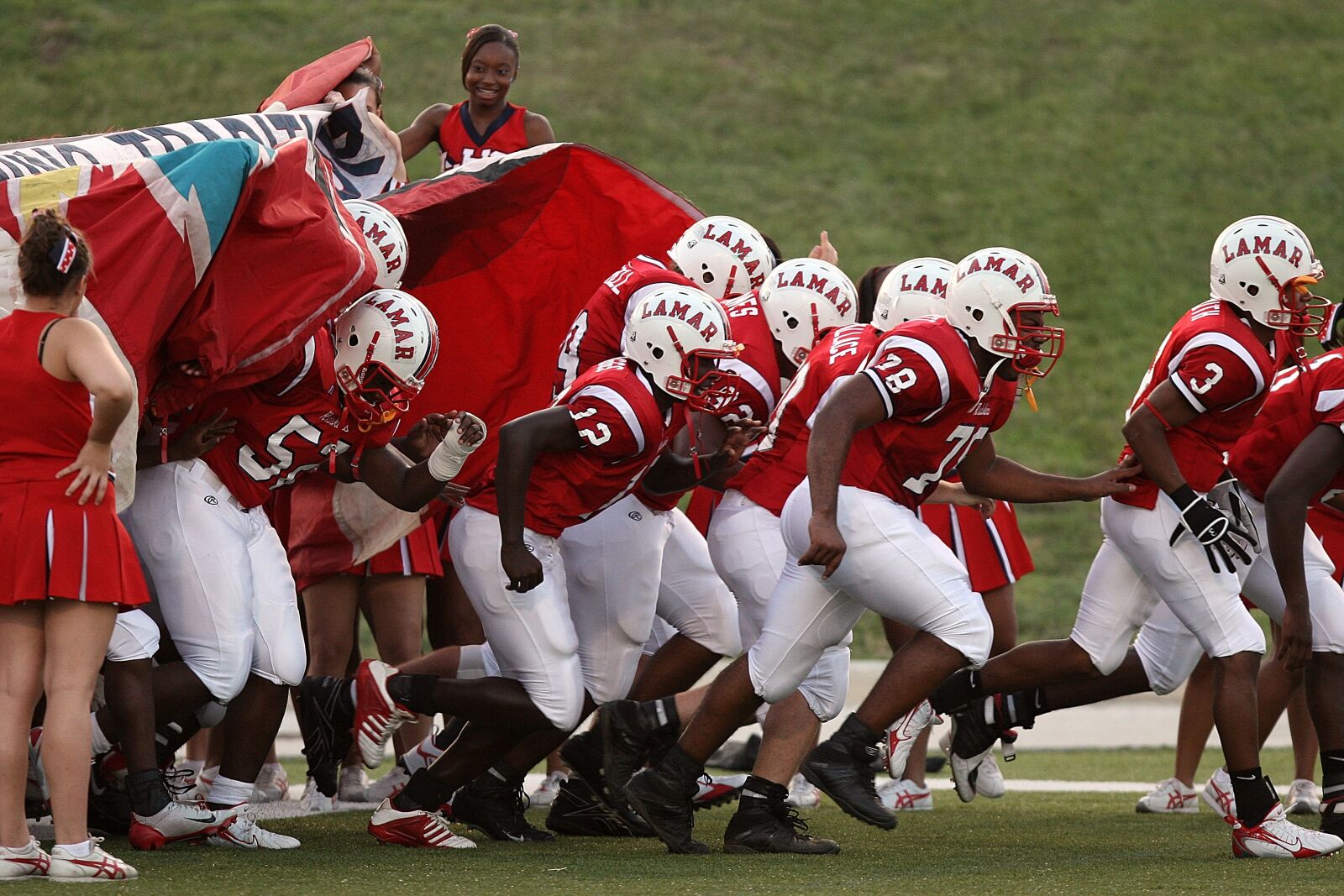 Canon EOS 20D sample photo. Football team cheer leaders photography