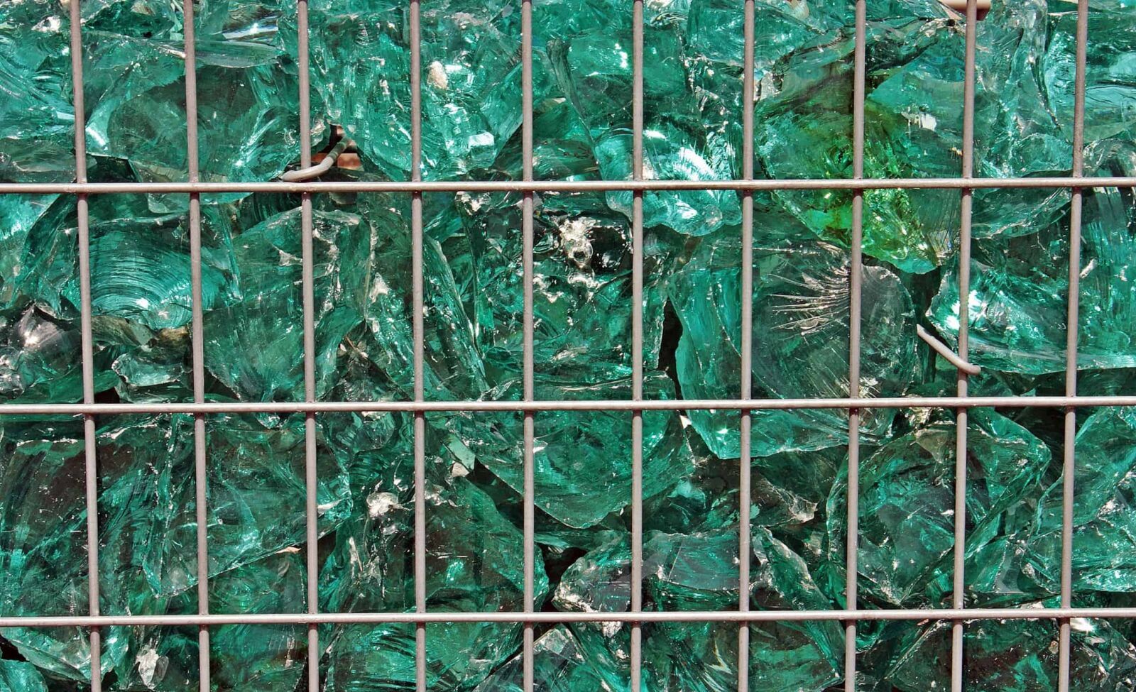 Canon EOS 550D (EOS Rebel T2i / EOS Kiss X4) sample photo. Abstraction, green crystal, grid photography