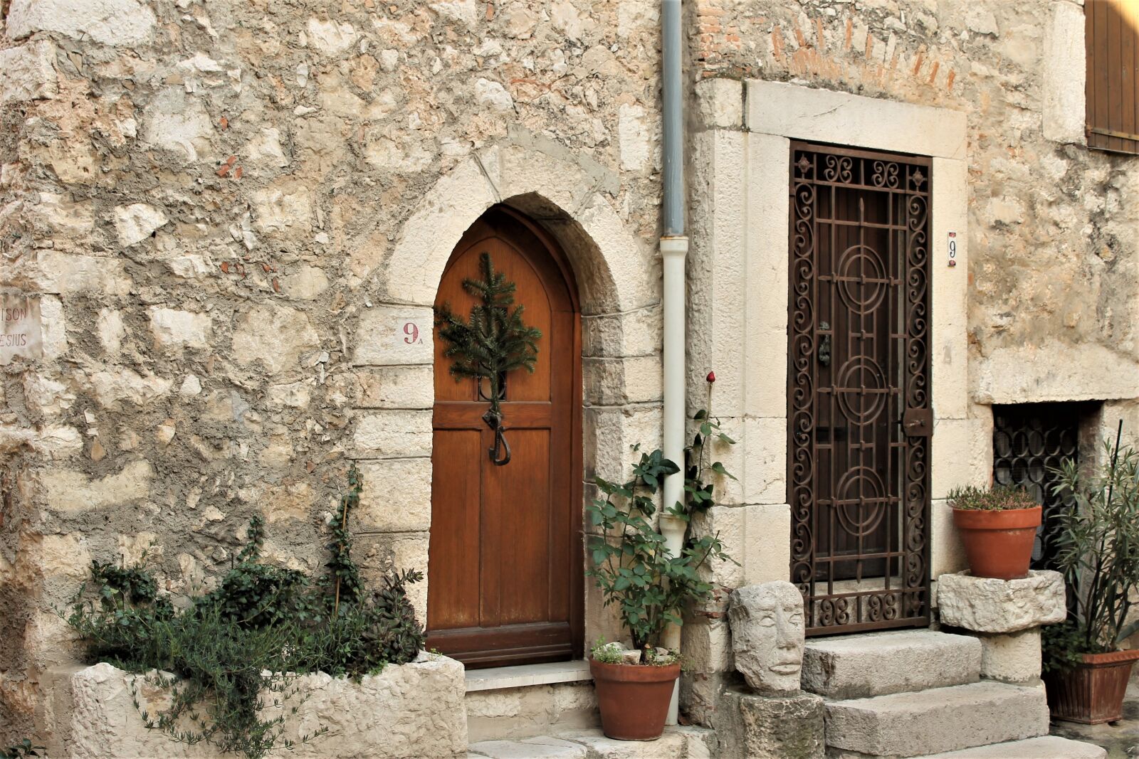 Canon EOS 1100D (EOS Rebel T3 / EOS Kiss X50) sample photo. House, medieval house, door photography