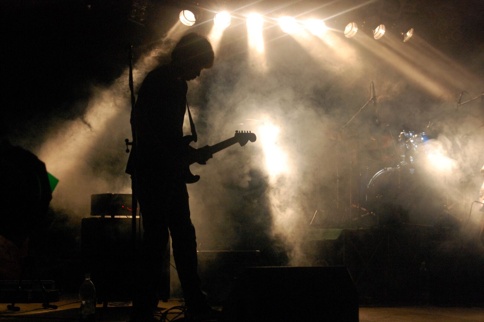 Nikon D40 sample photo. Guitarist, concert, guitar photography