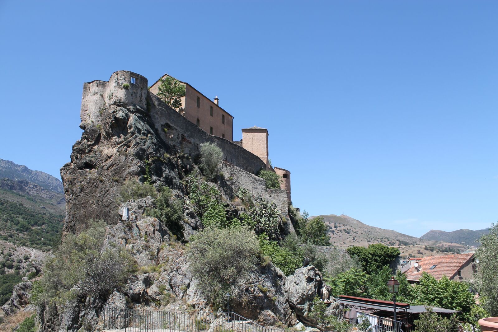 Canon EOS 1100D (EOS Rebel T3 / EOS Kiss X50) sample photo. Corte, corsican, centre photography